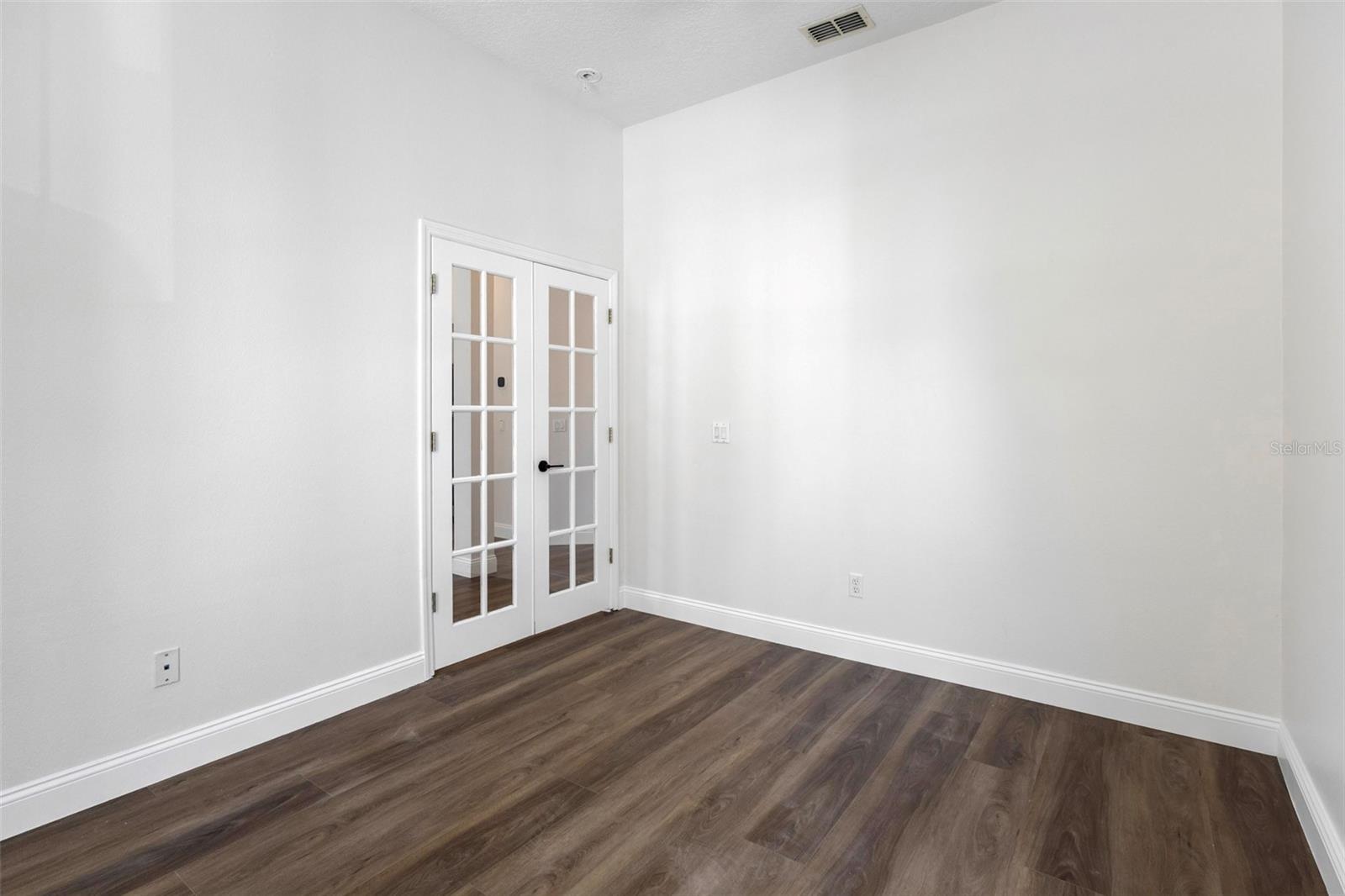 1010 Periwinkle Ct Property Photo 34
