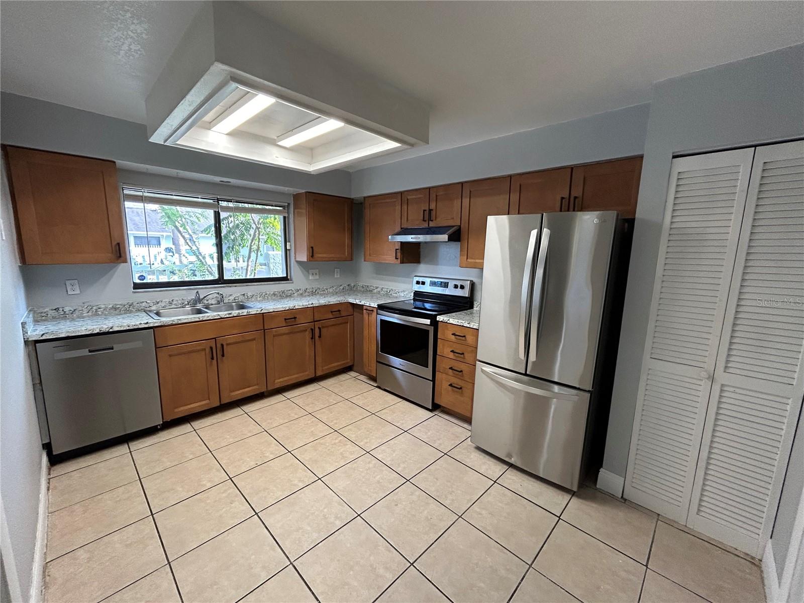 4639 N Pine Hills Rd #108 Property Photo 3