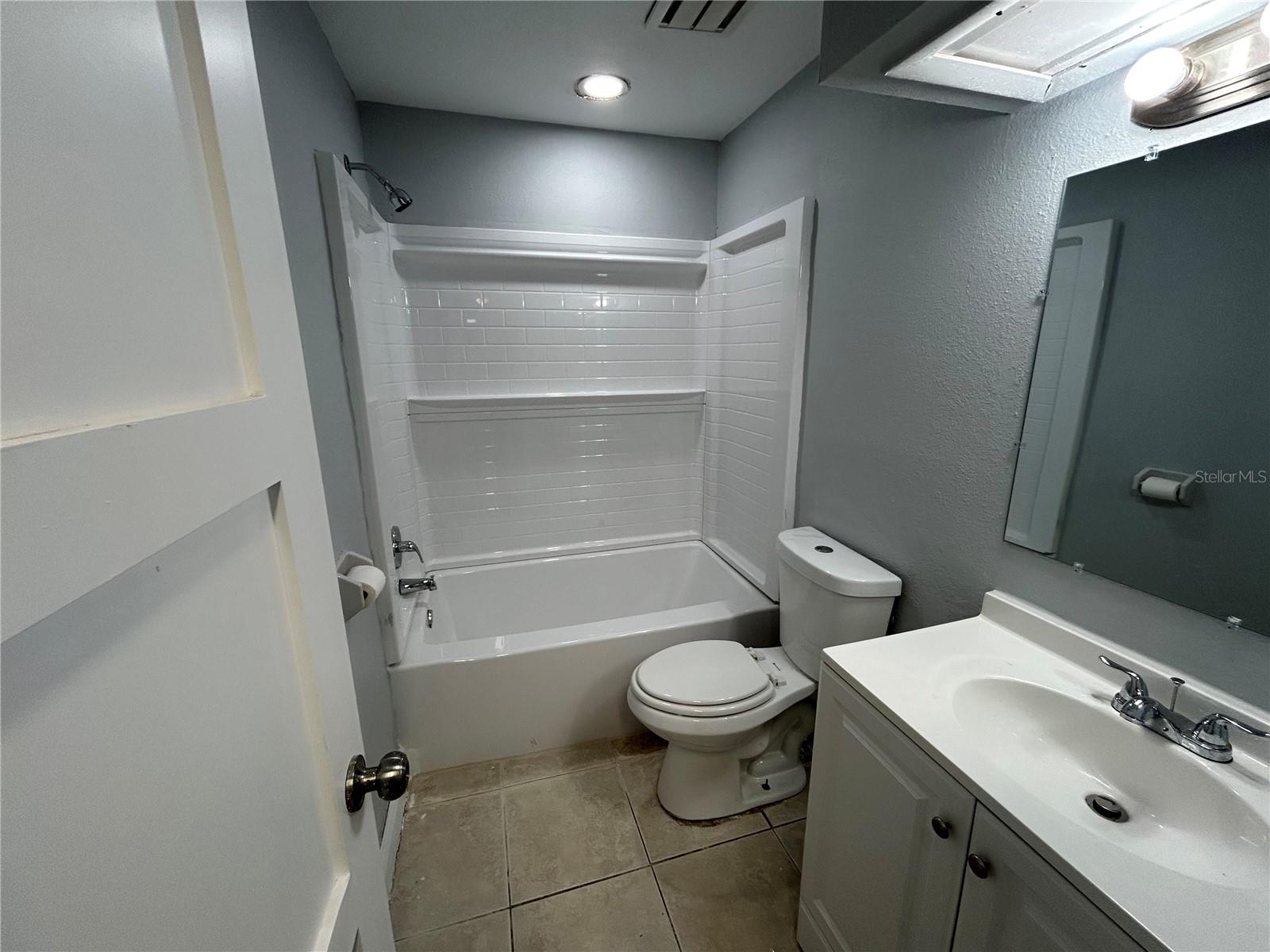 4639 N Pine Hills Rd #108 Property Photo 19