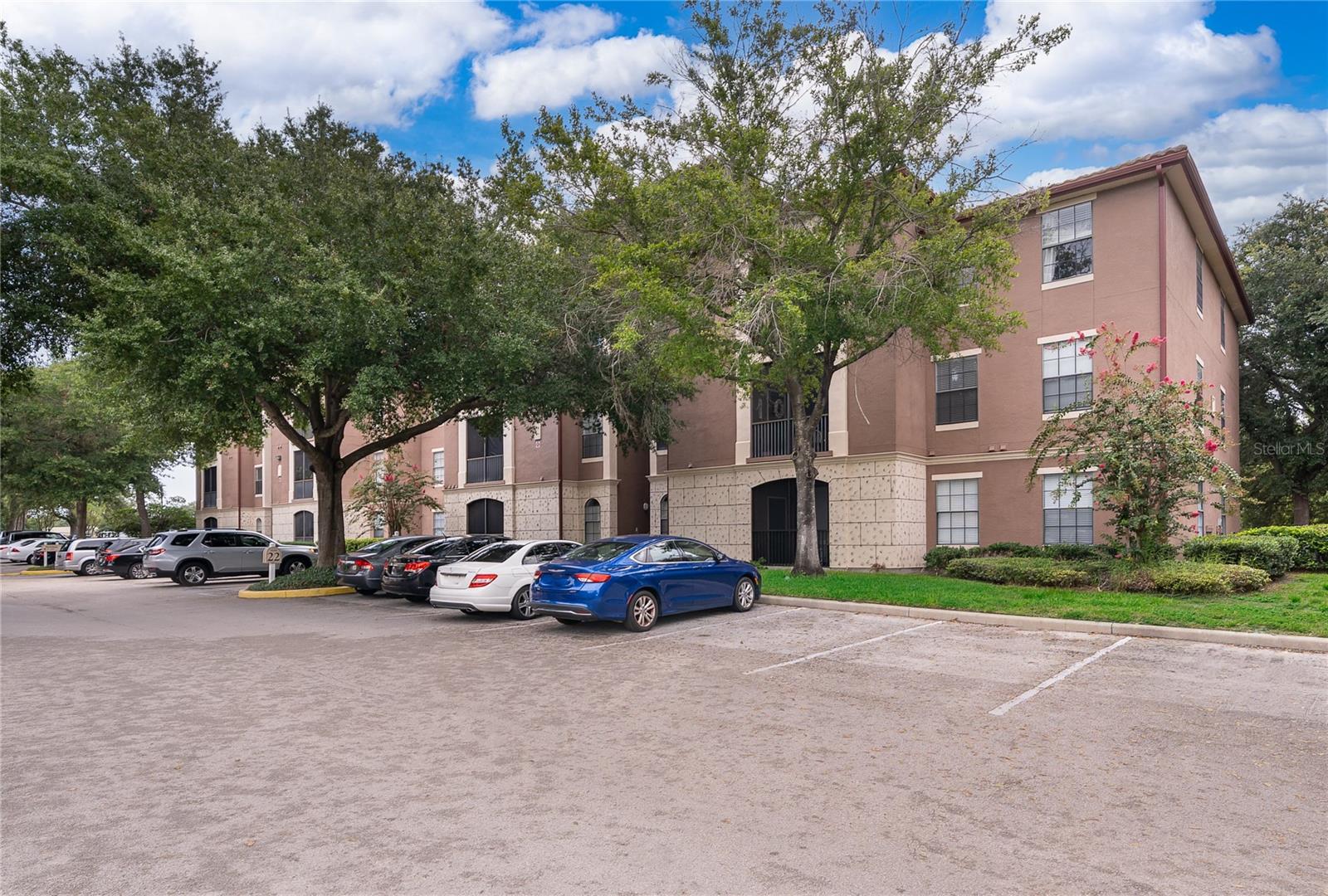 6141 Metrowest Blvd #305 Property Photo 4