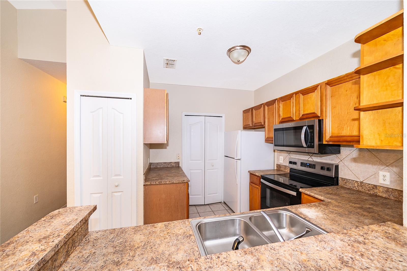 6141 Metrowest Blvd #305 Property Photo 8