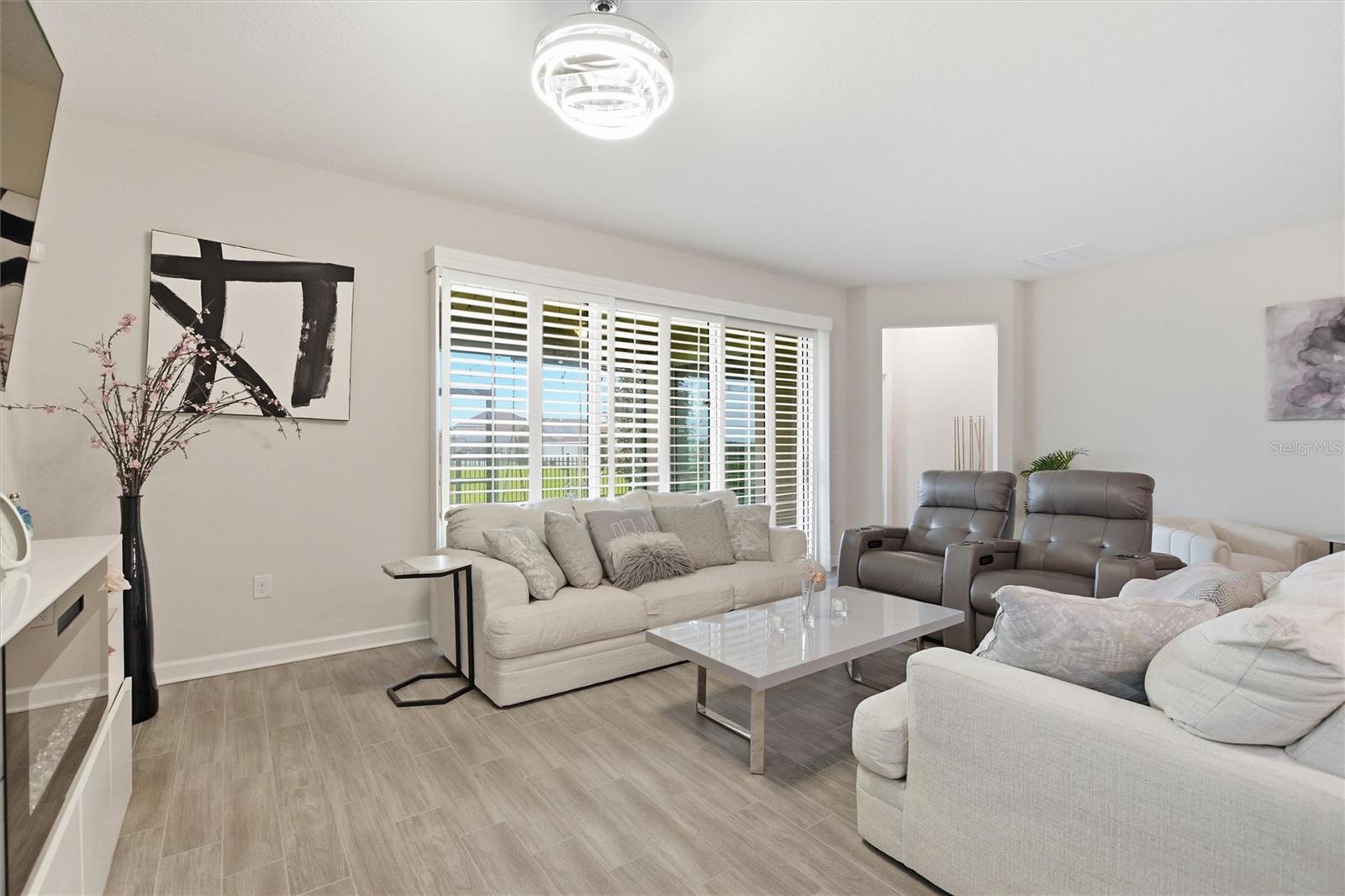 1077 Downswing Pl Property Photo 7