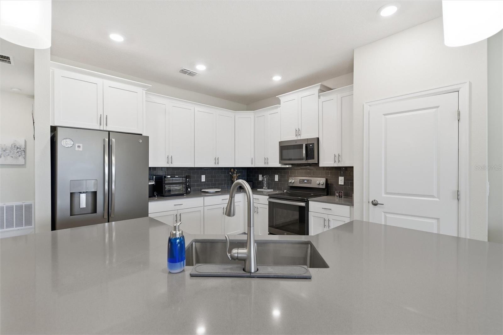 1077 Downswing Pl Property Photo 12