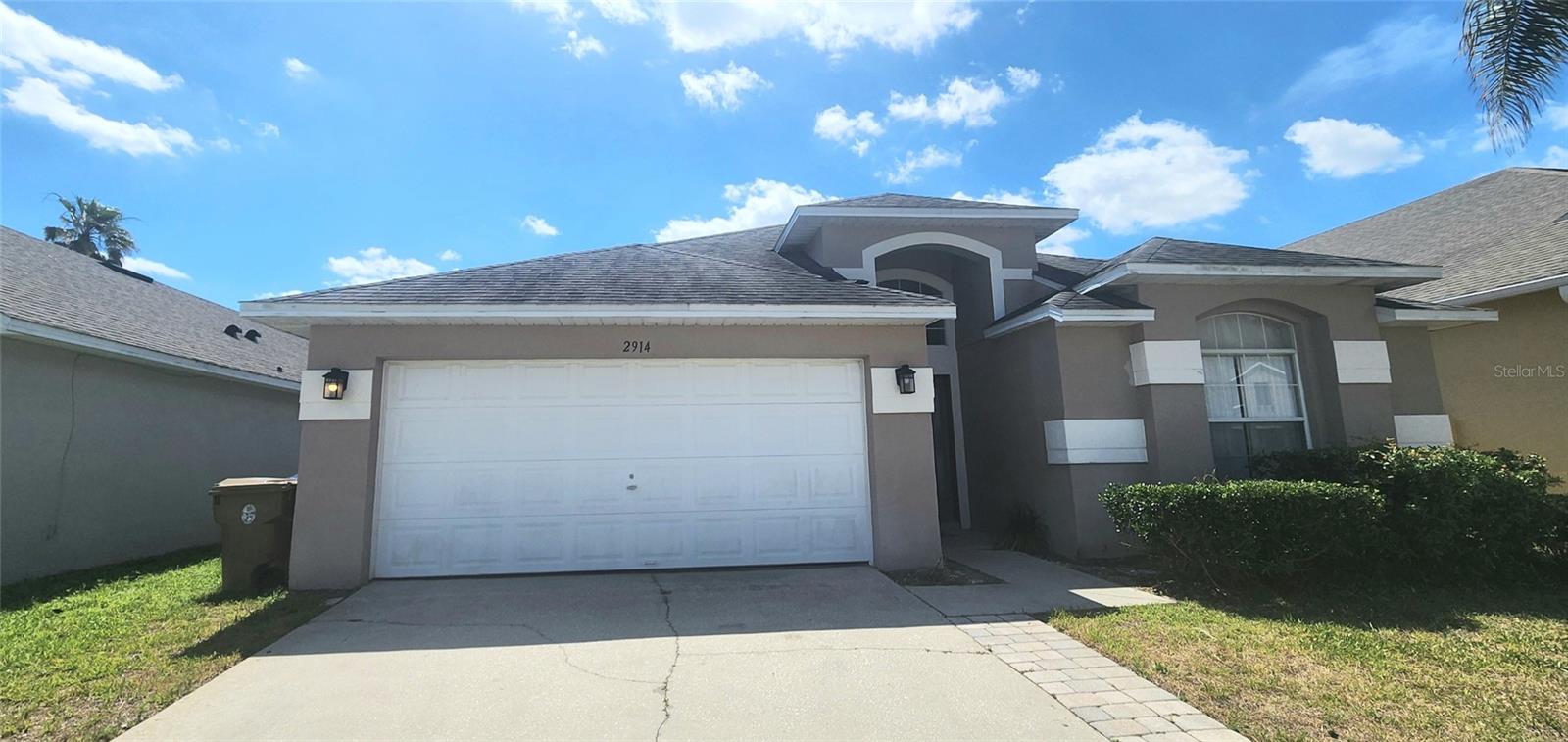 2914 Blooming Alamanda Loop Property Photo 1