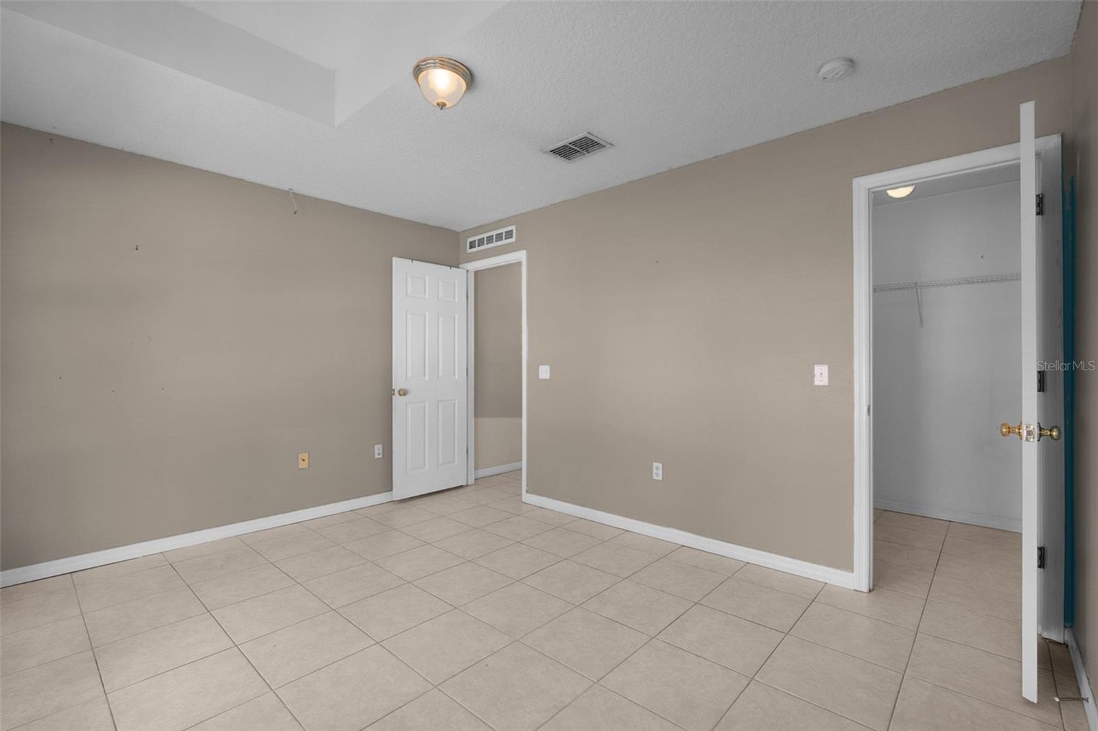 265 Jocelyn Dr Property Photo 10