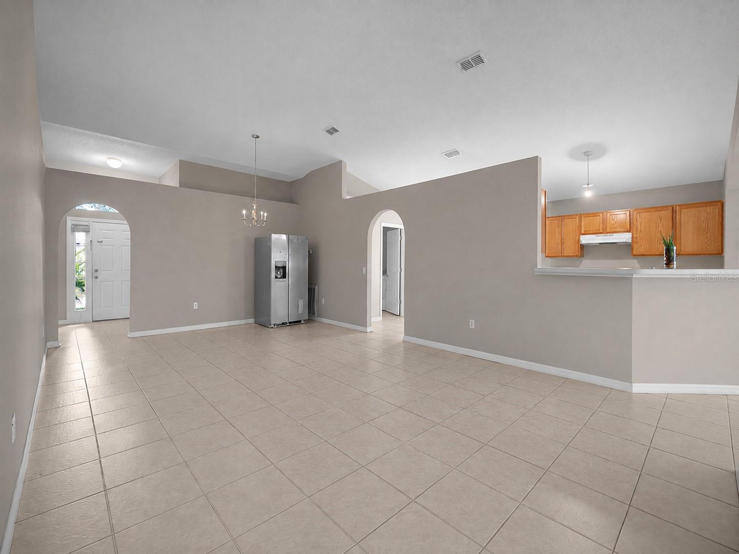 265 Jocelyn Dr Property Photo 17