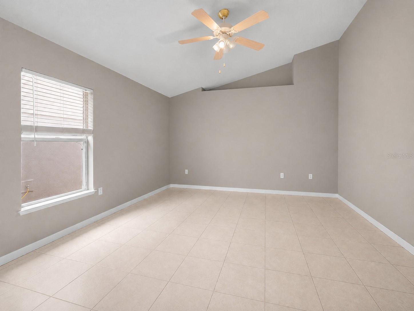 265 Jocelyn Dr Property Photo 25