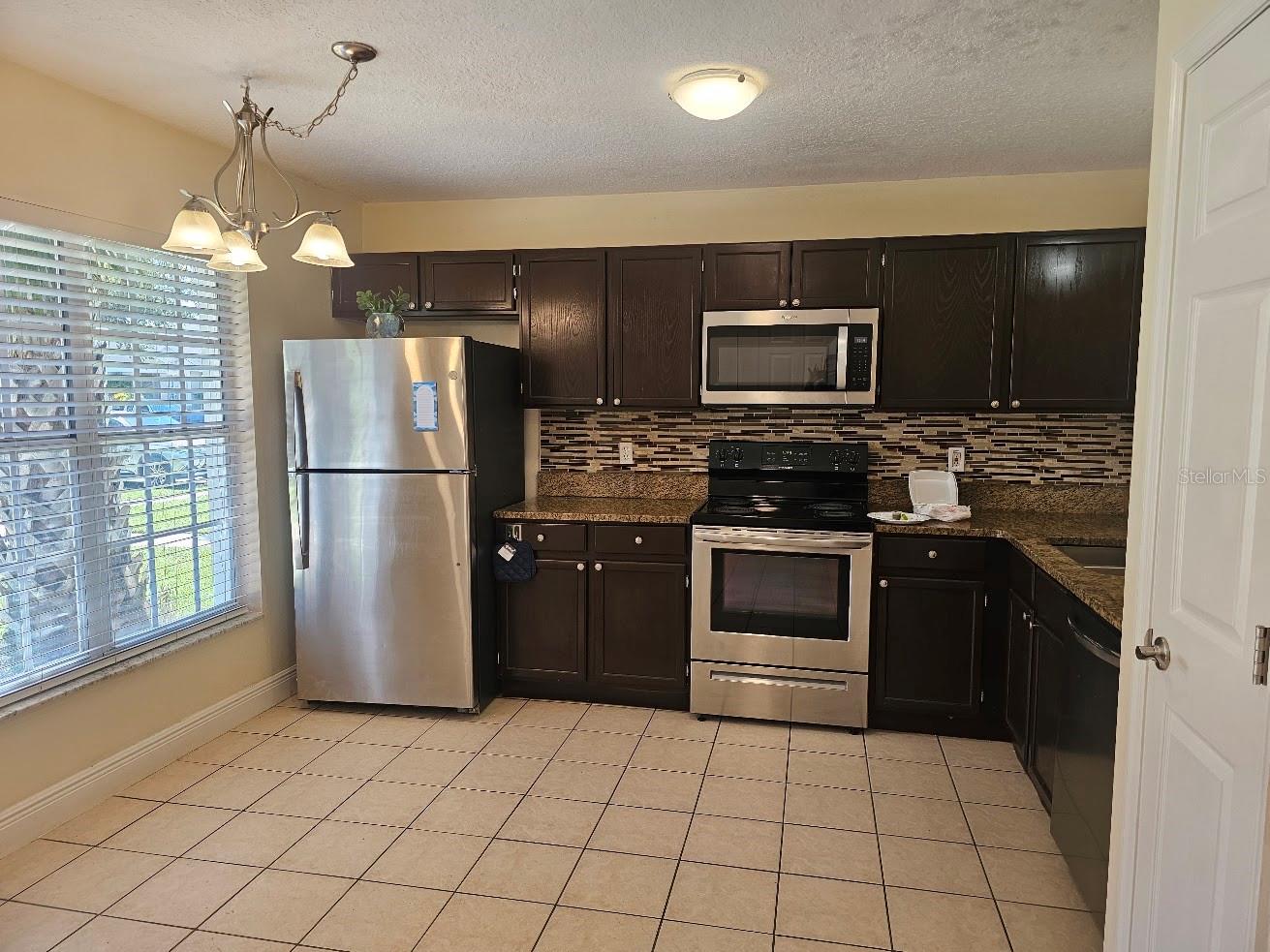 2351 Water View Loop Property Photo 7