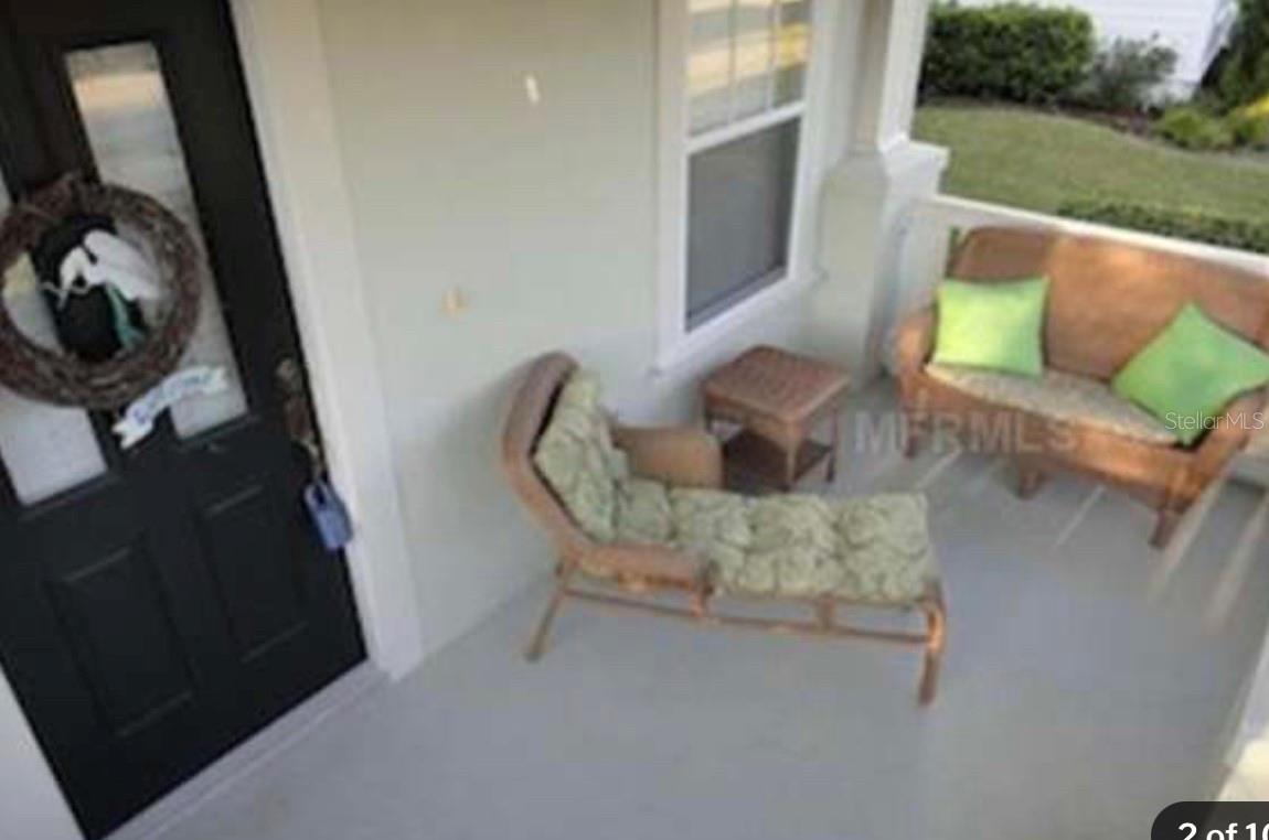 848 Runner Oak St Property Photo 2