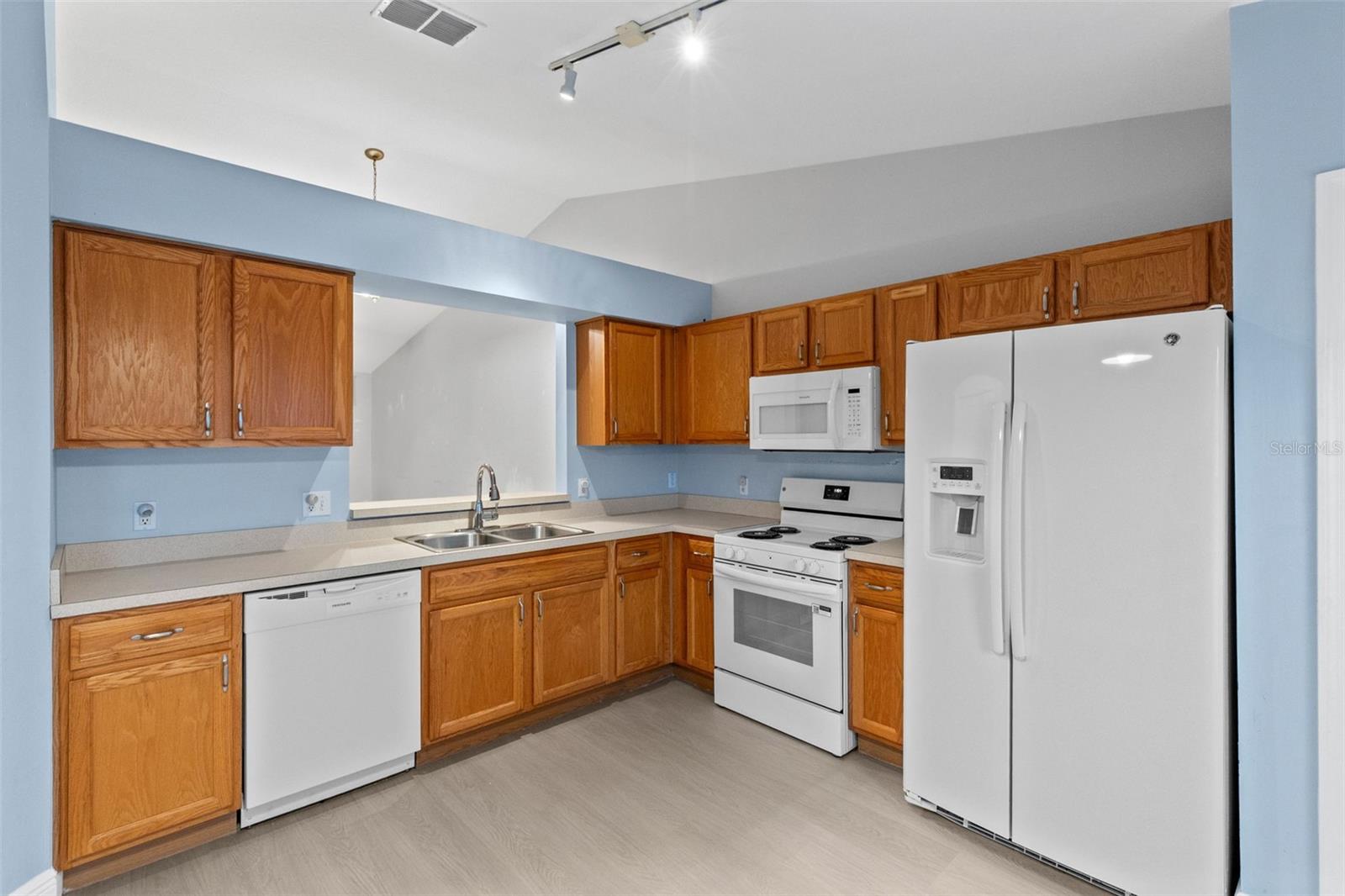 3365 Celena Cir Property Photo 8
