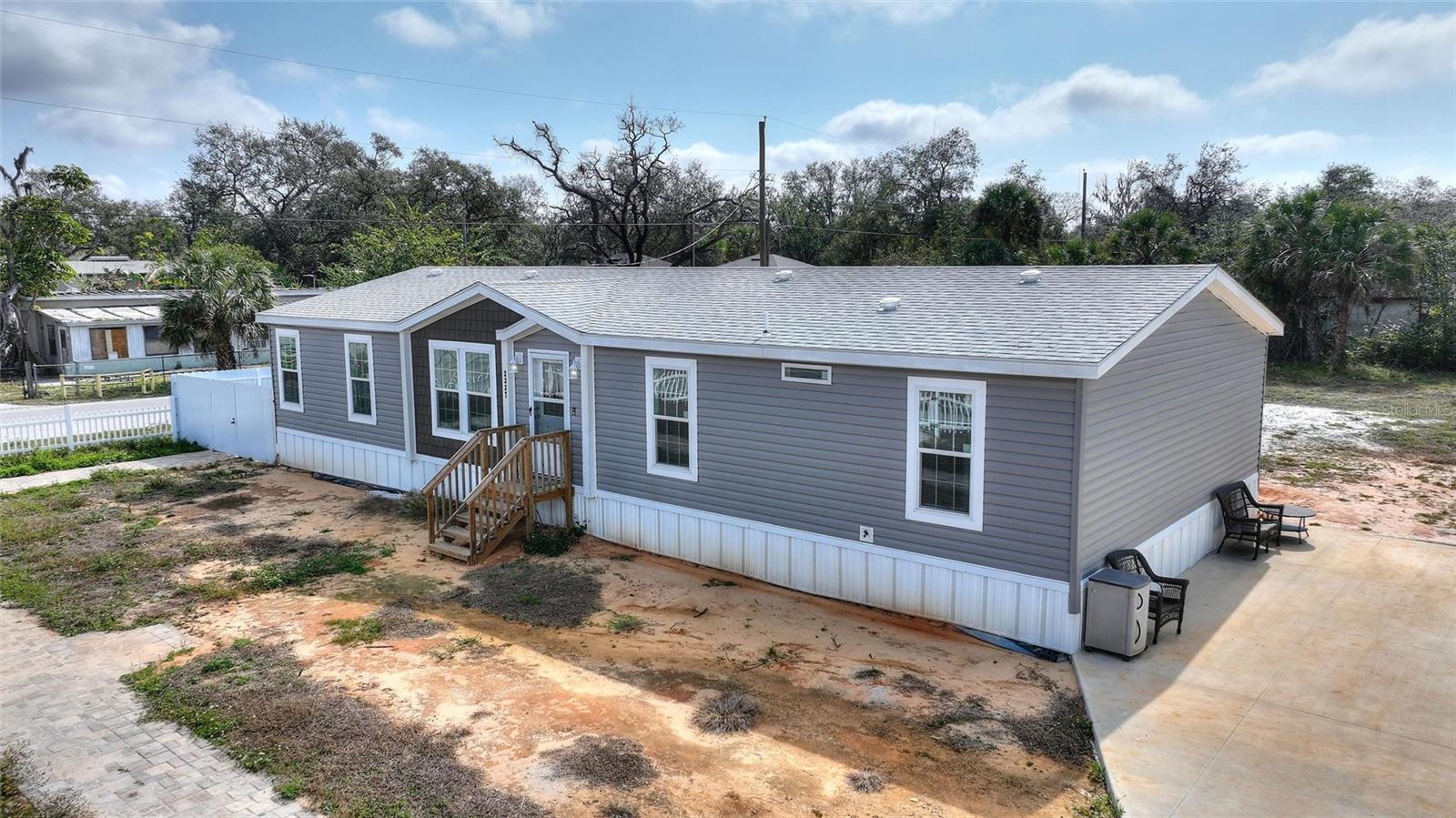 2337 E MAIN ST