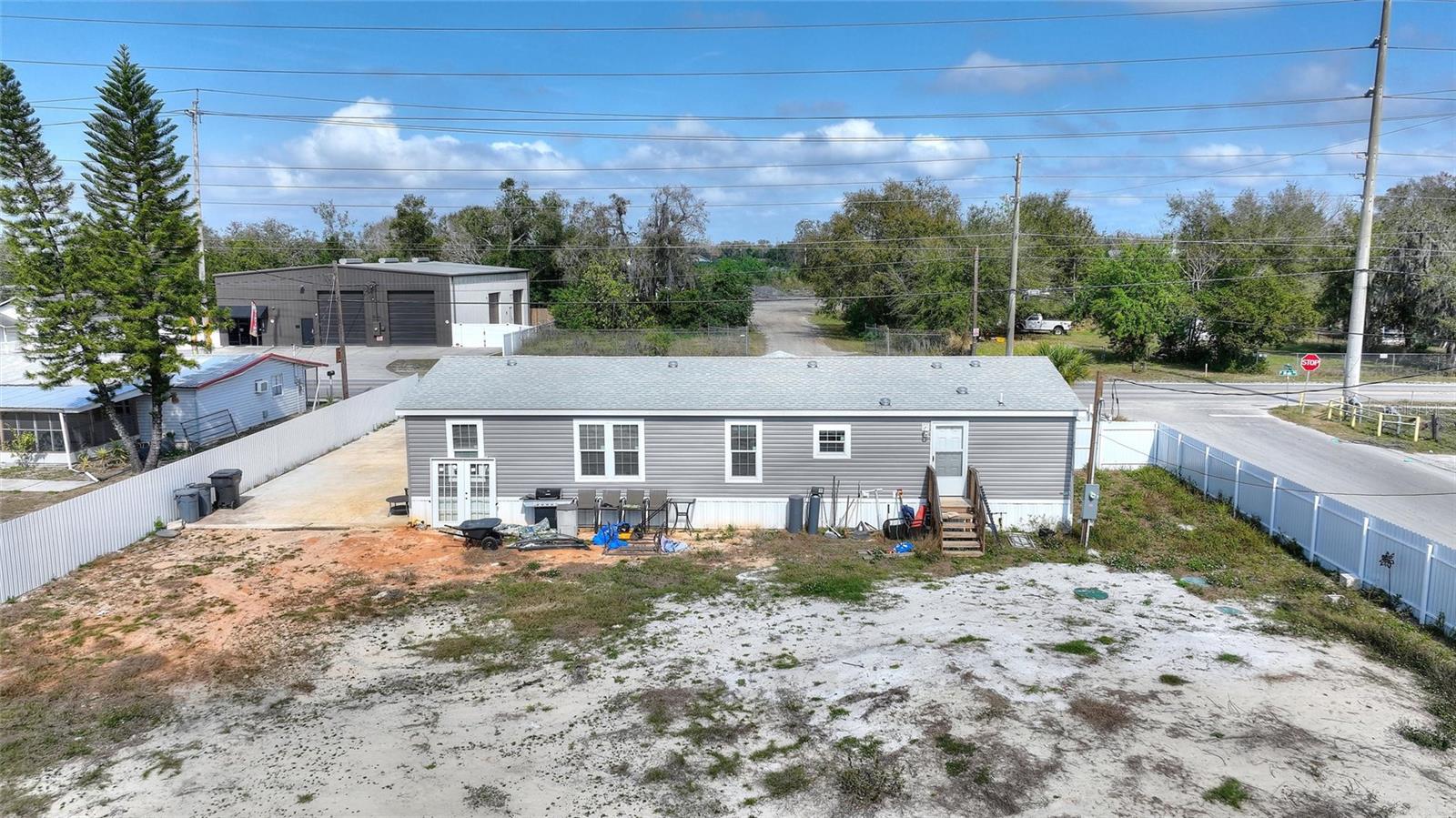 2337 E Main St Property Photo 5