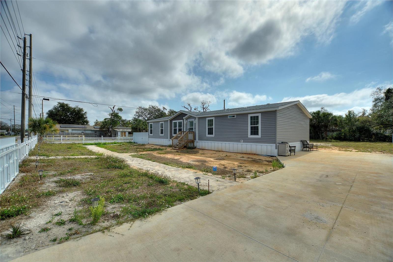 2337 E Main St Property Photo 17
