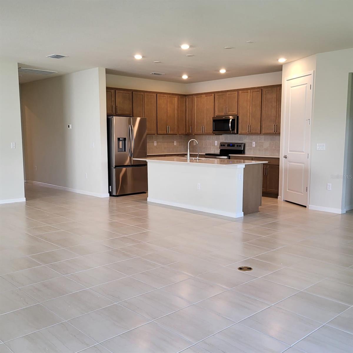 17391 Saw Palmetto Ave Property Photo 4
