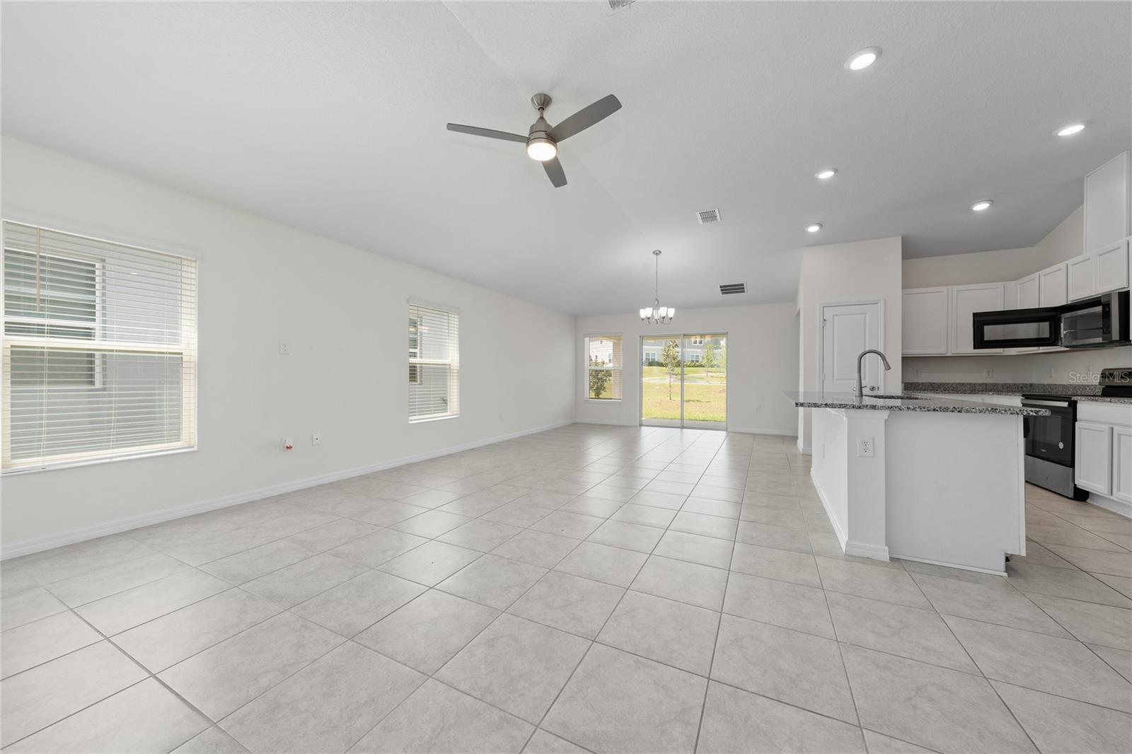 9061 Oscraft Dr Property Photo 7