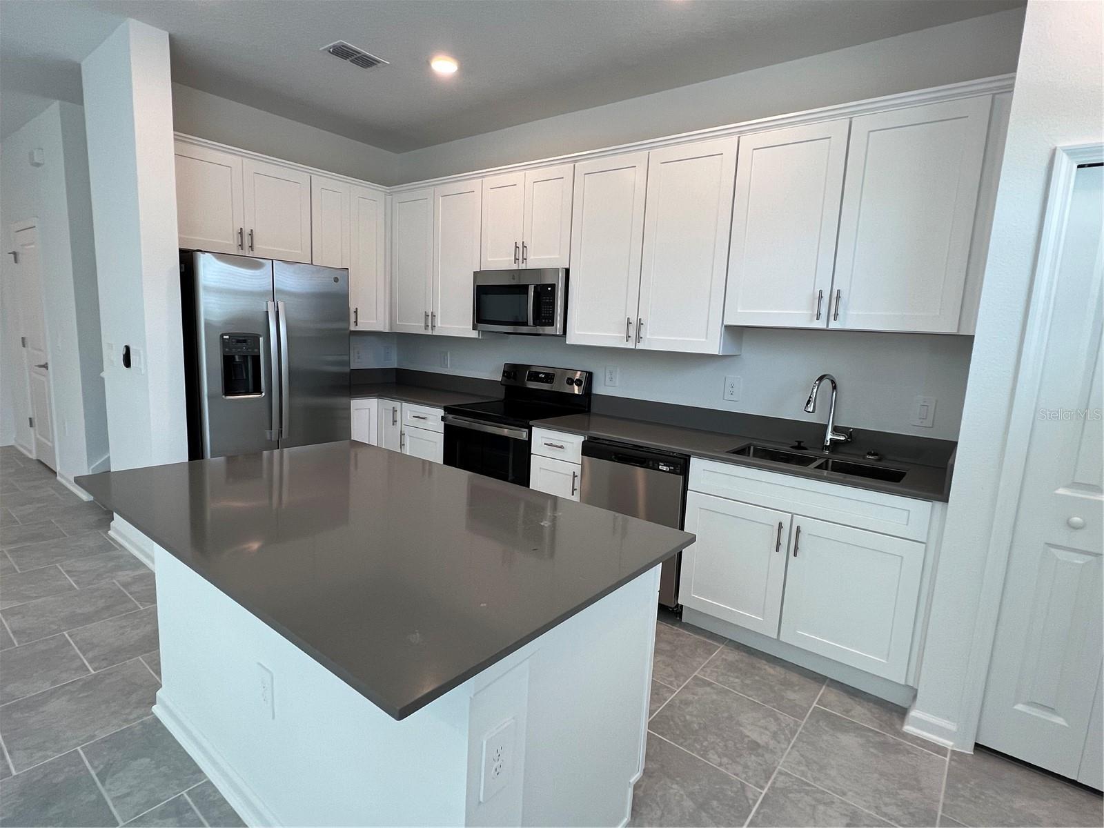 7501 Stone Creek Trl Property Photo 3