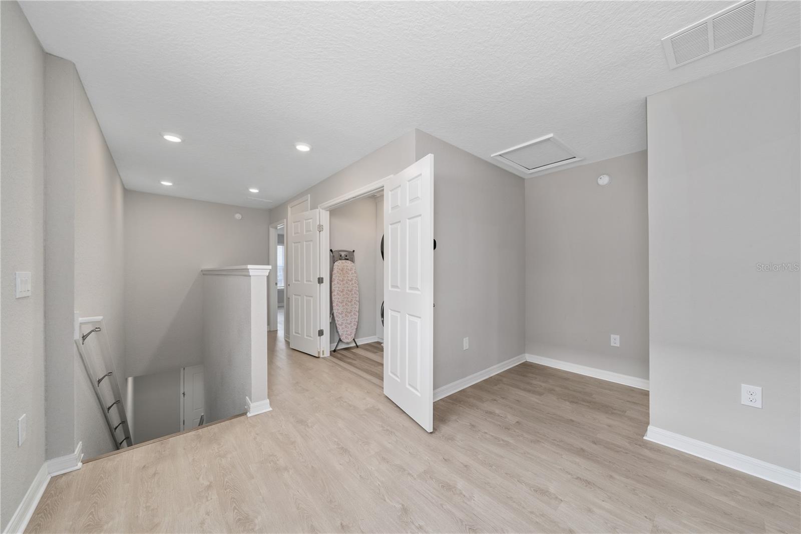 445 Silverbell Trl Property Photo 22