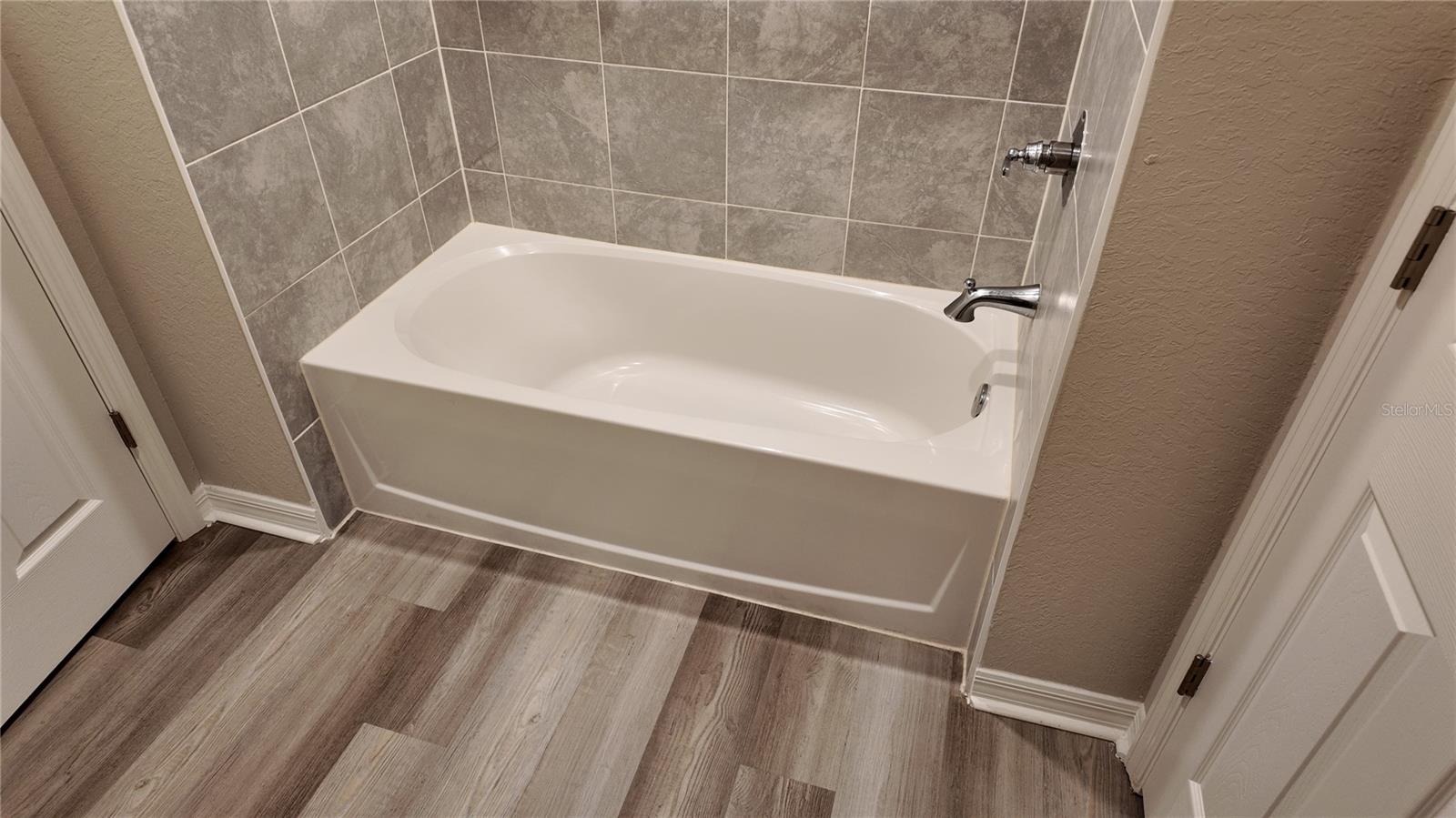 445 Silverbell Trl Property Photo 30
