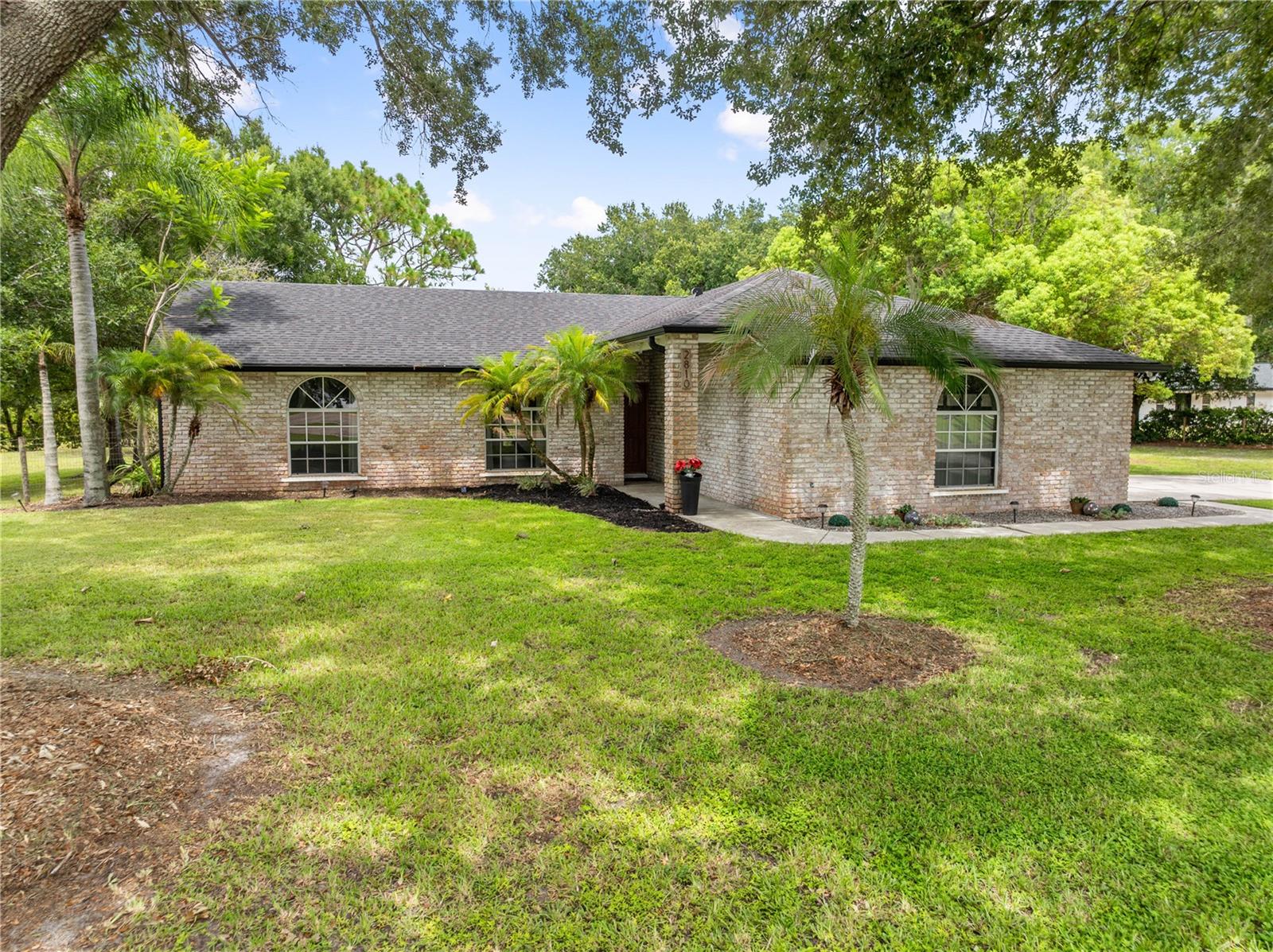 2810 Windsong Ln Property Photo 1
