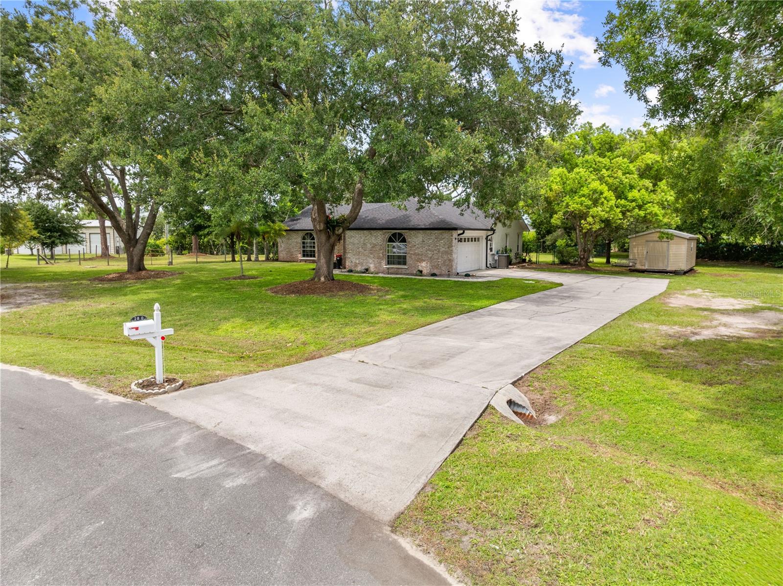 2810 Windsong Ln Property Photo 2