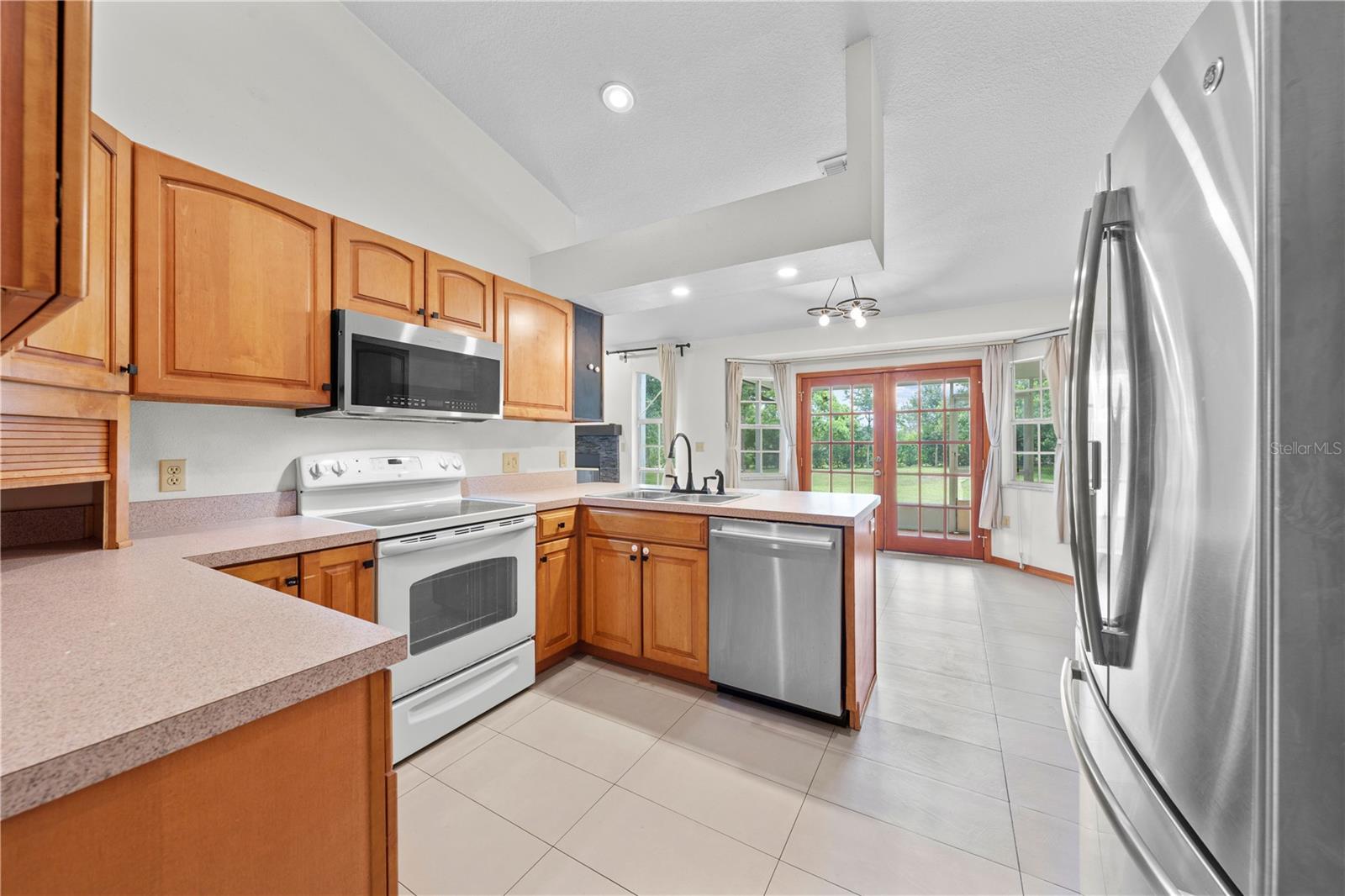 2810 Windsong Ln Property Photo 12