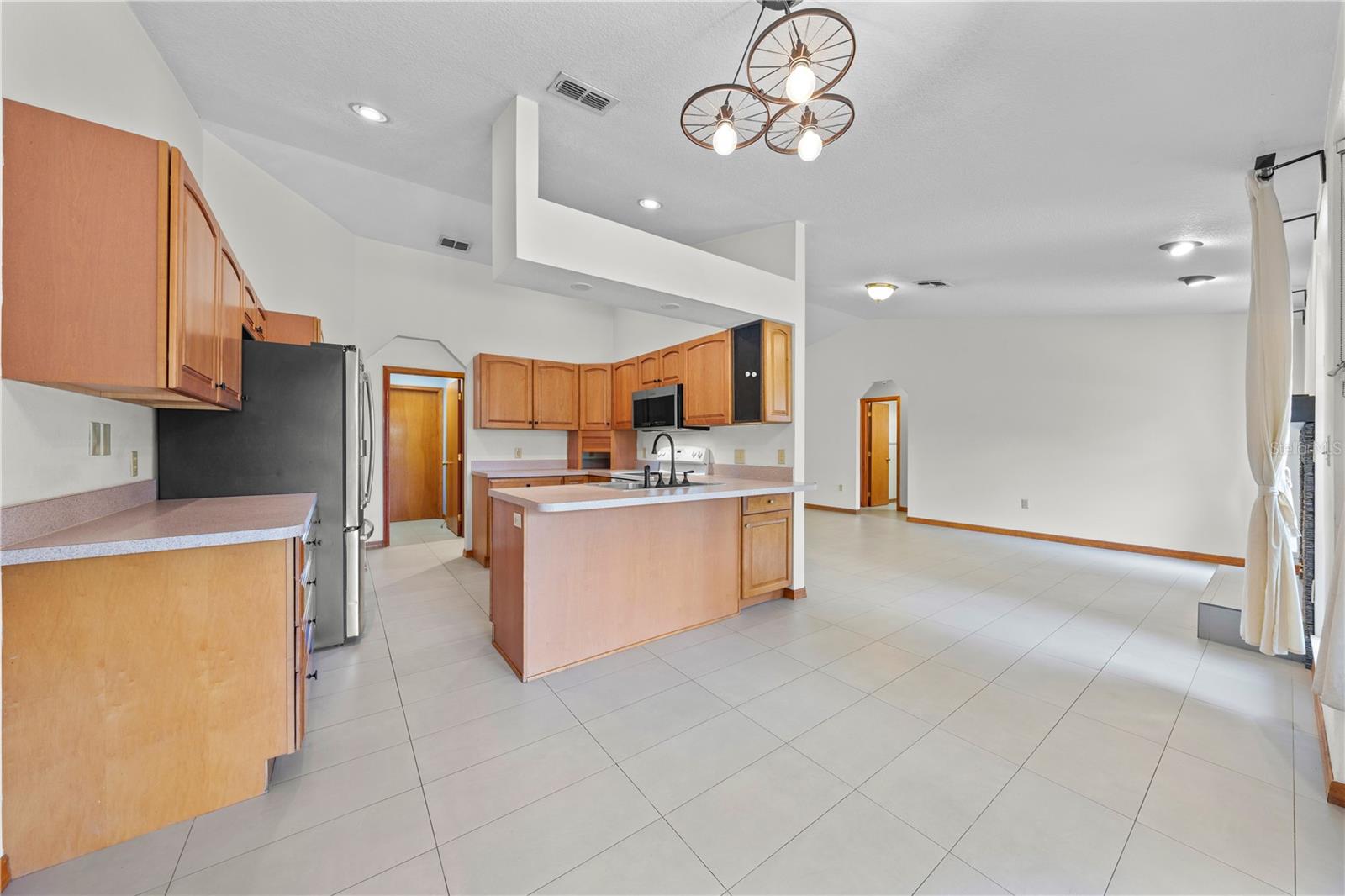2810 Windsong Ln Property Photo 13