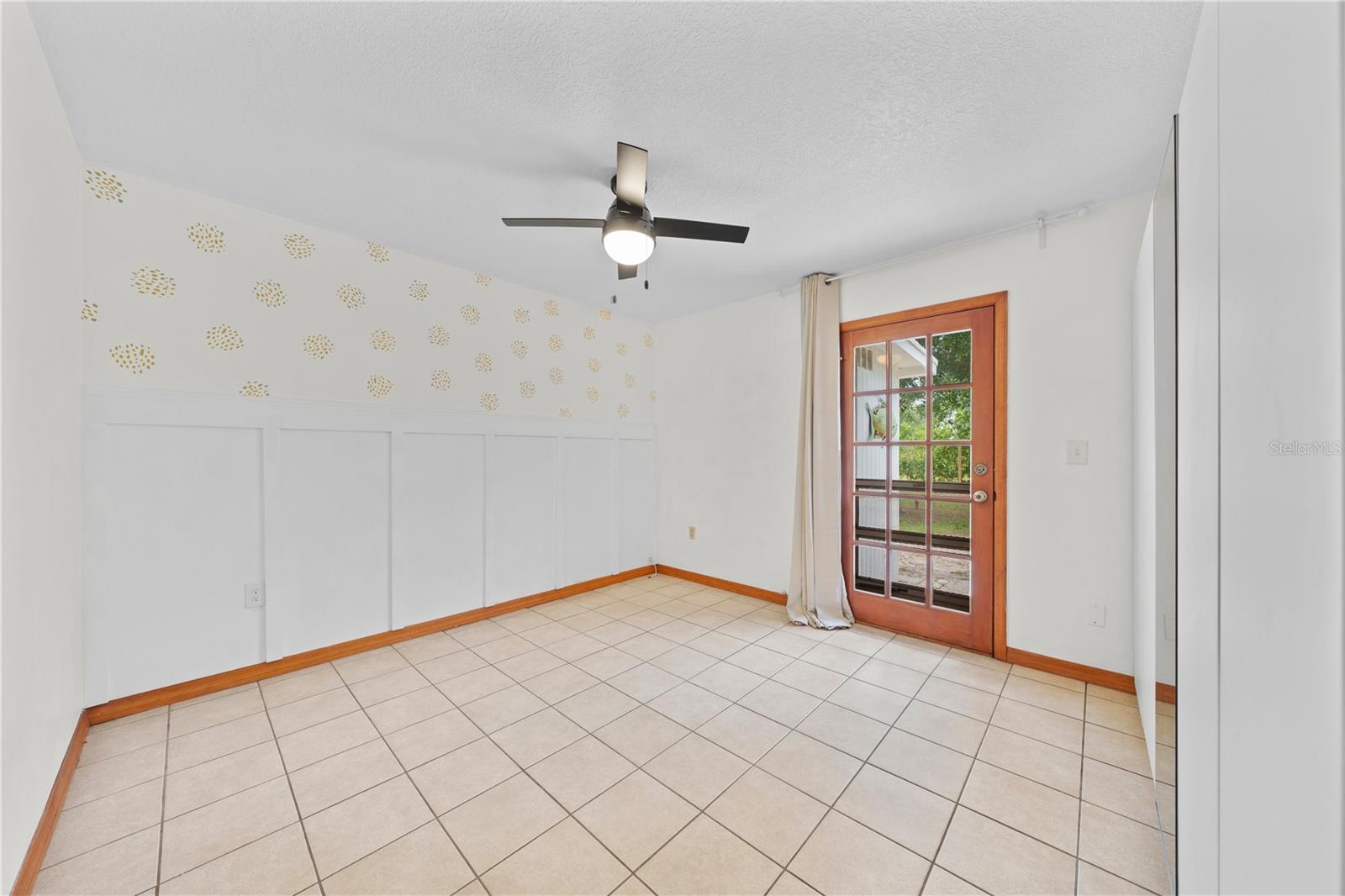 2810 Windsong Ln Property Photo 27