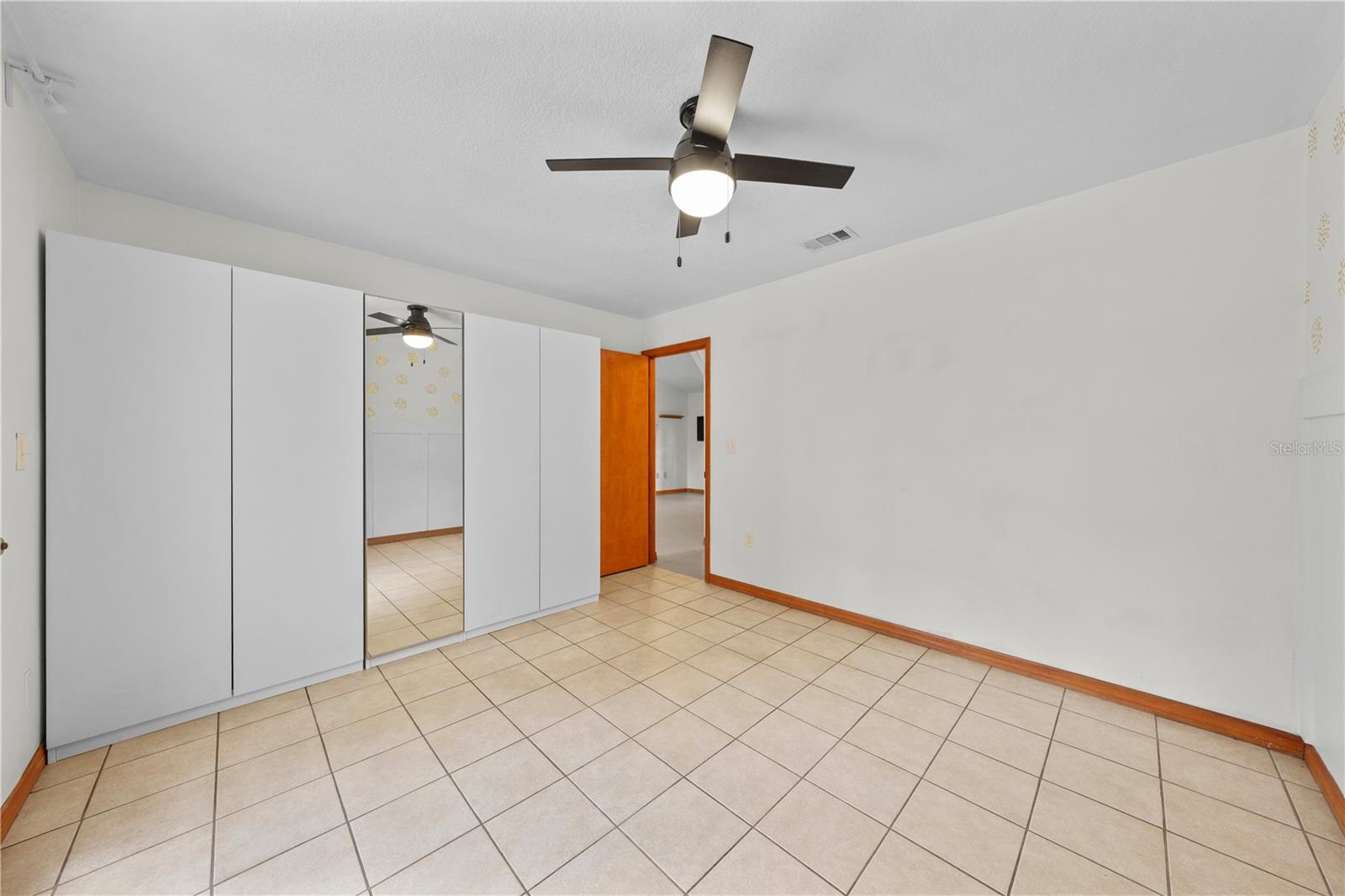 2810 Windsong Ln Property Photo 28