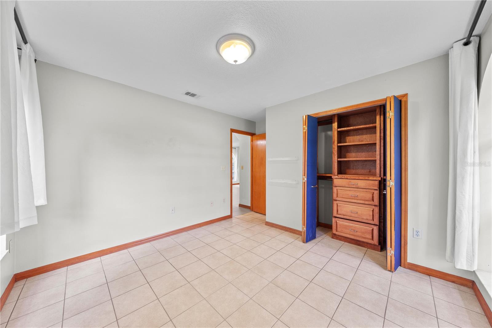 2810 Windsong Ln Property Photo 33