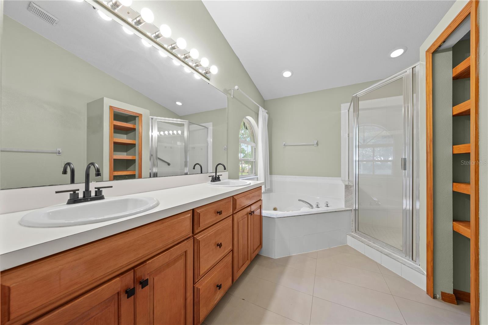 2810 Windsong Ln Property Photo 35