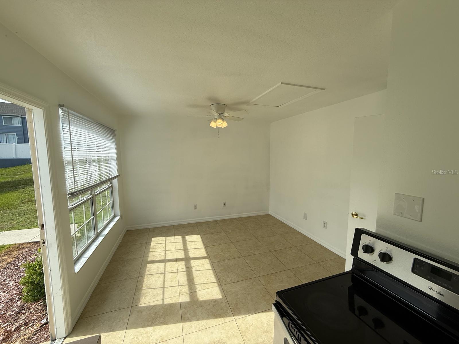 316 Mango Dr #b Property Photo 3