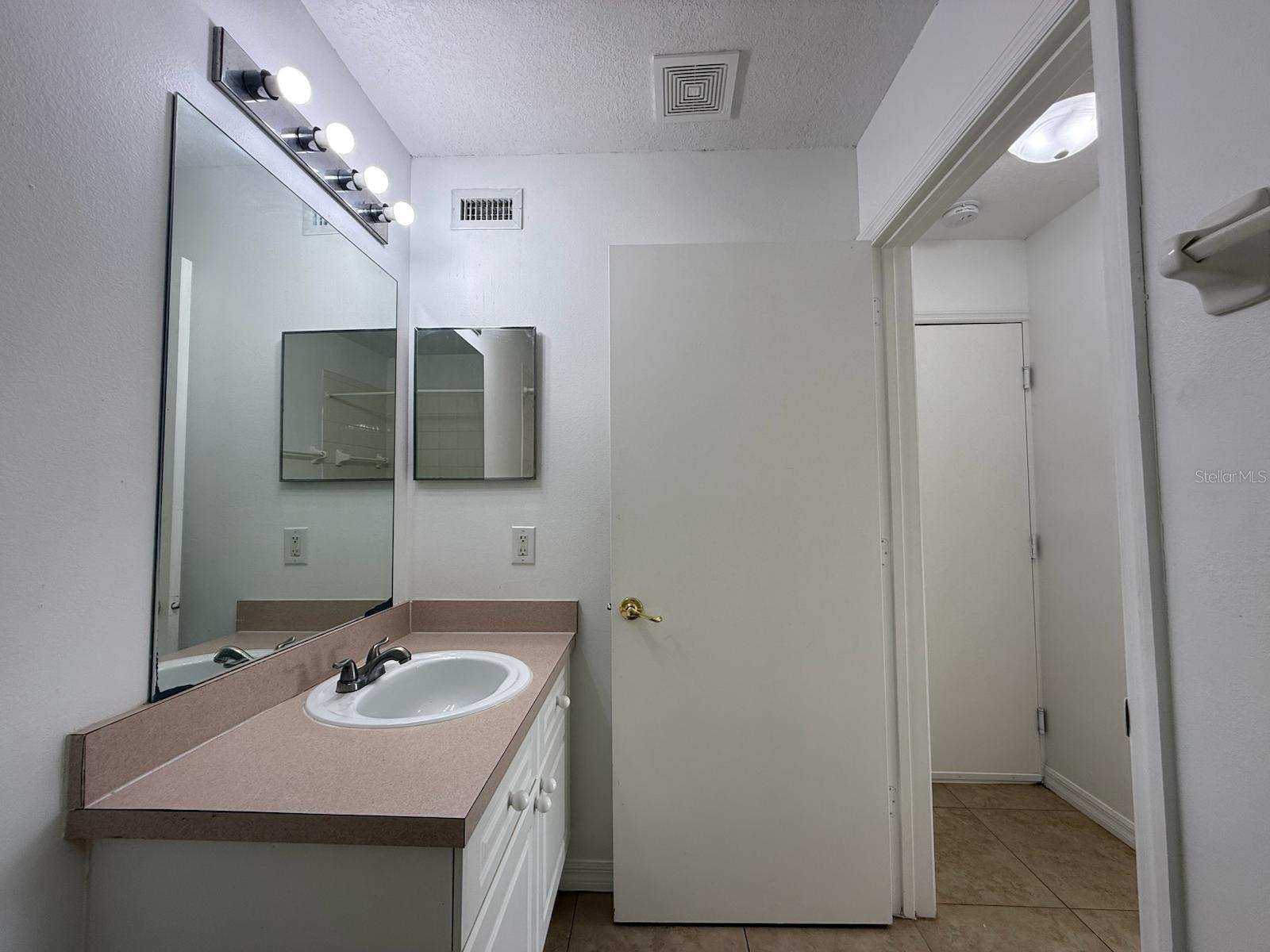 316 Mango Dr #b Property Photo 7