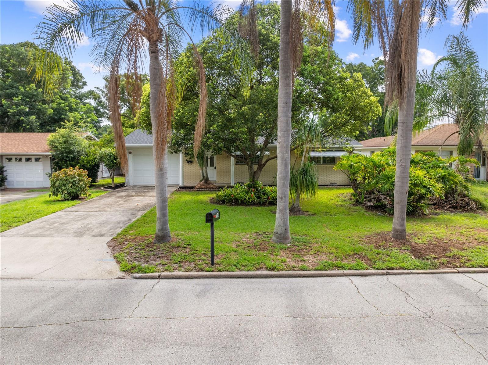 325 Florida Ave Property Photo 8