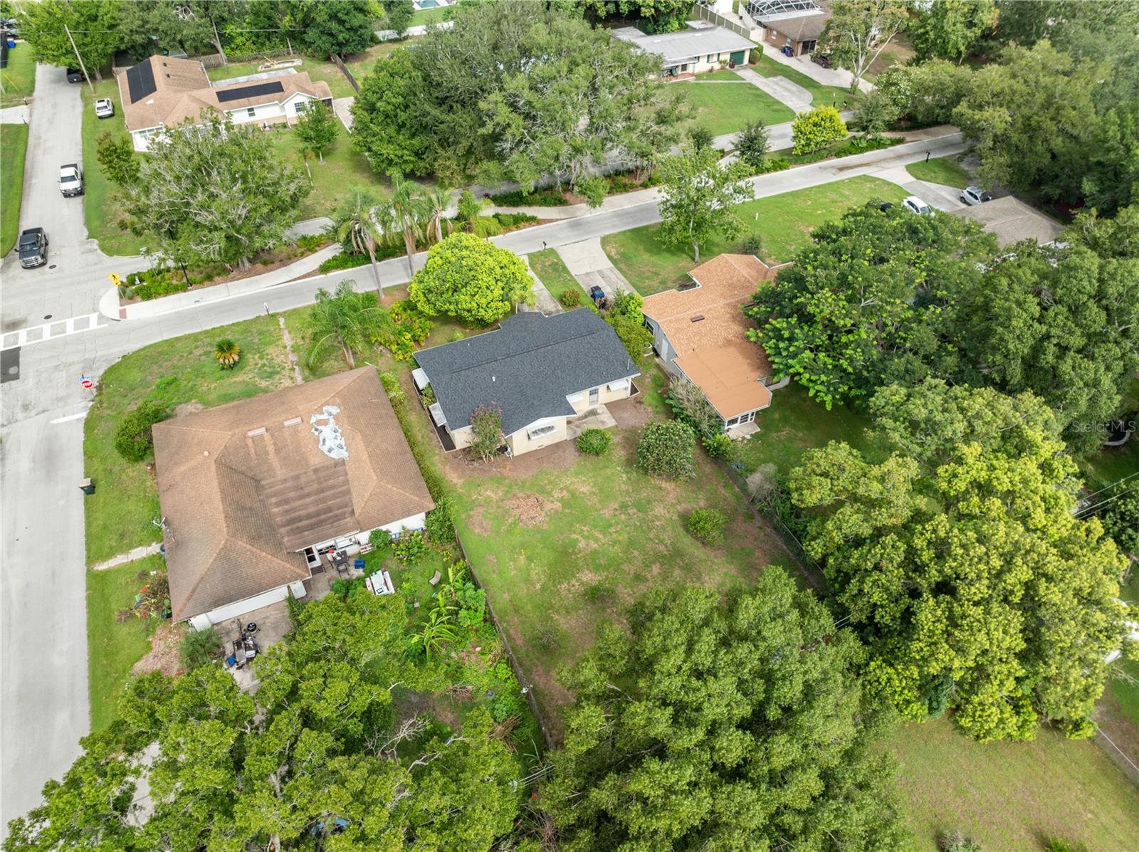 325 Florida Ave Property Photo 17