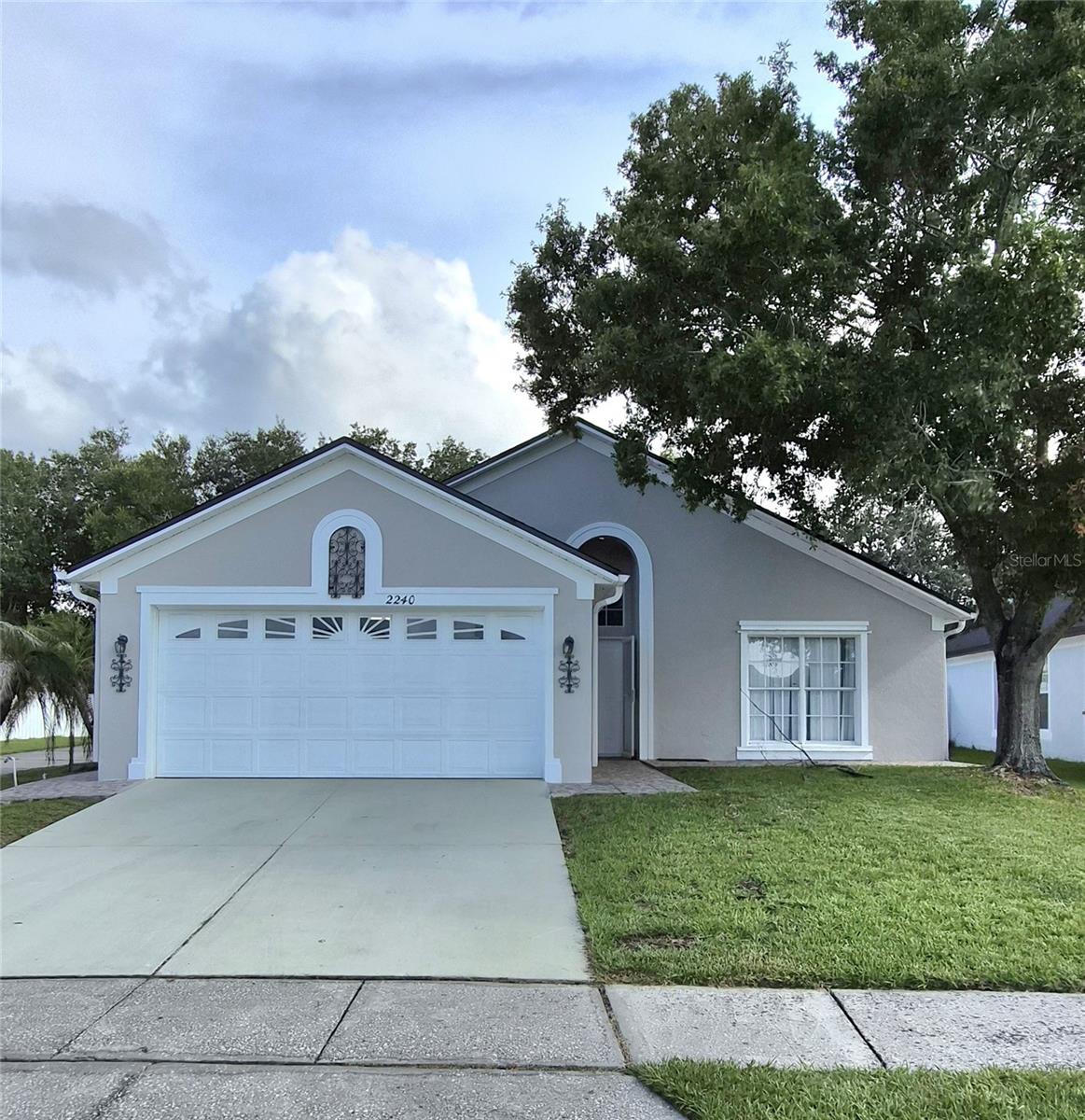 2240 Stonehedge Loop Property Photo 1