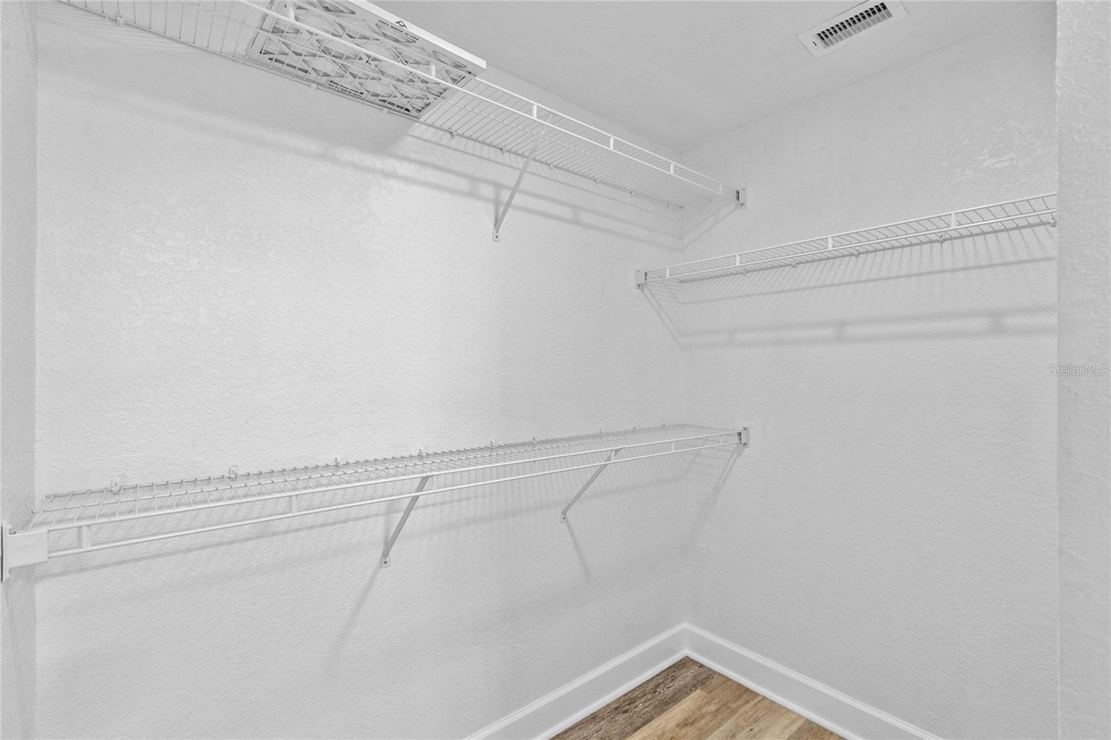 911 N Orange Ave #309 Property Photo 17