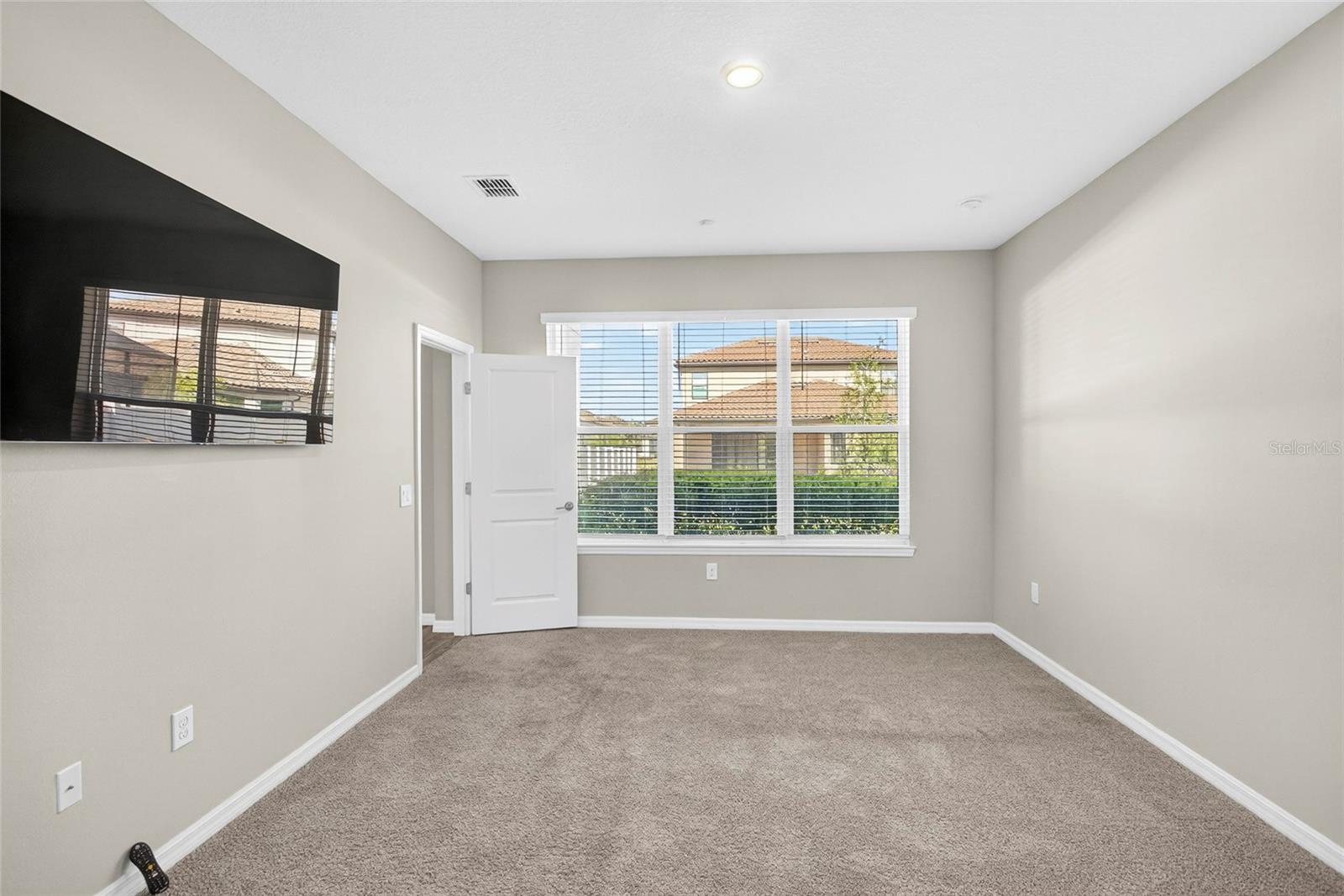 1910 Goblet Cove St Property Photo 29