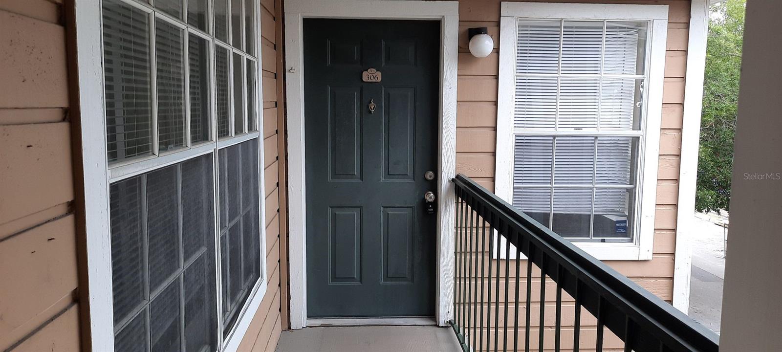 4200 Thornbriar Ln #e-306 Property Photo 2