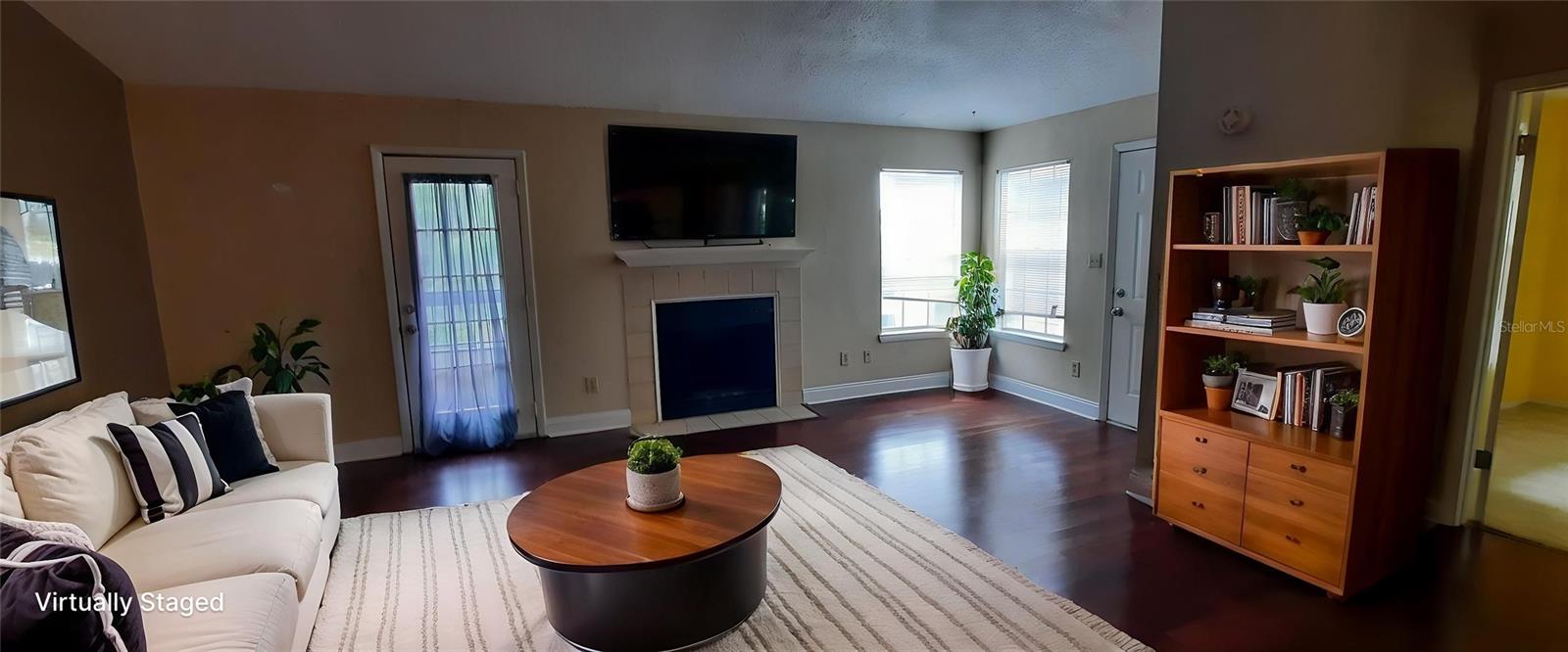 4200 Thornbriar Ln #e-306 Property Photo 3