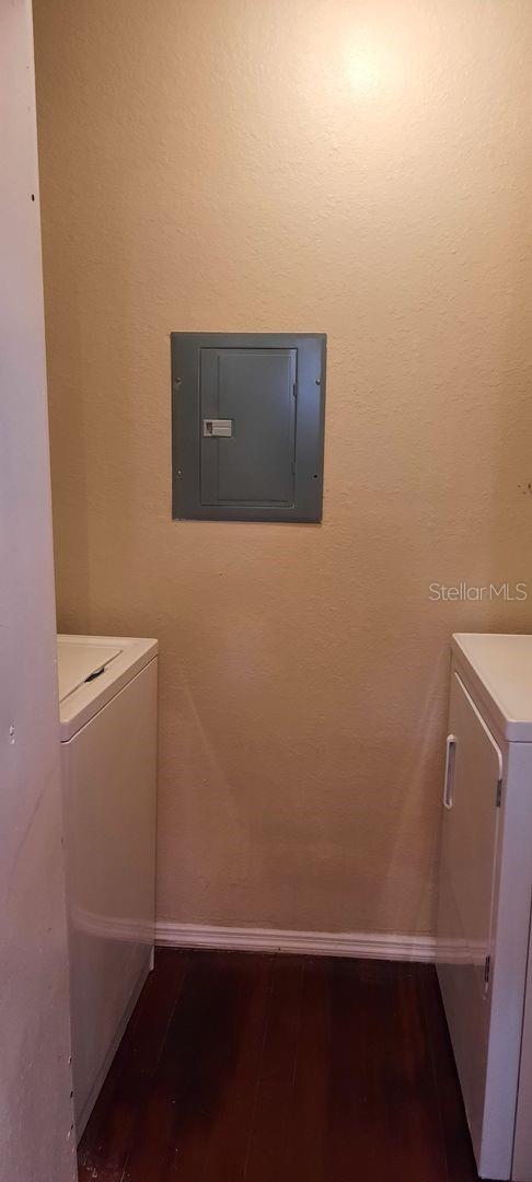 4200 Thornbriar Ln #e-306 Property Photo 12