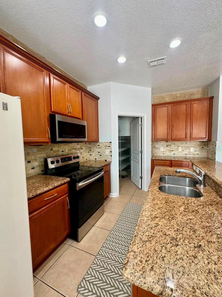 7713 Jailene Dr Property Photo 6
