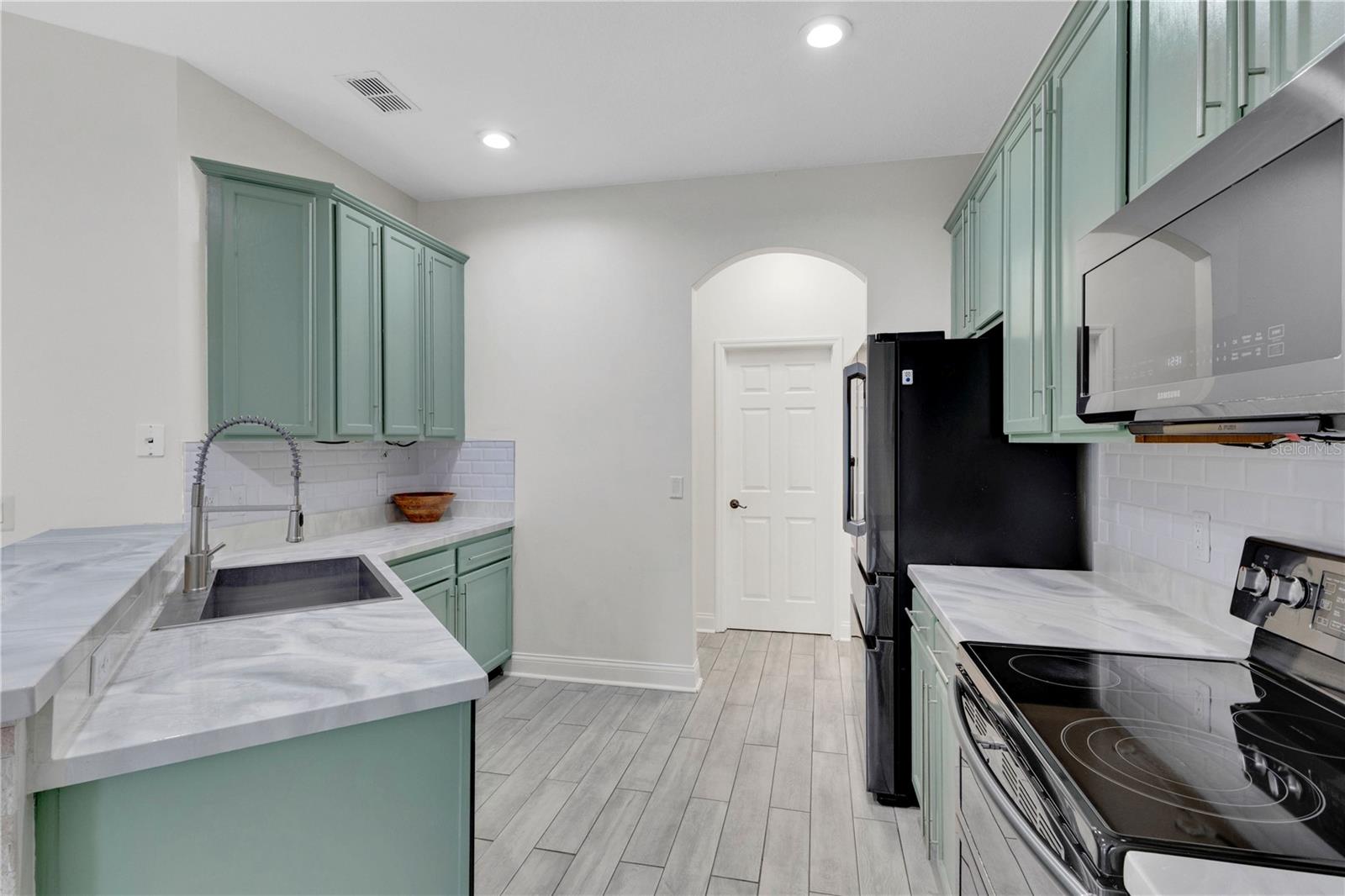 3703 Moon Dancer Pl Property Photo 6