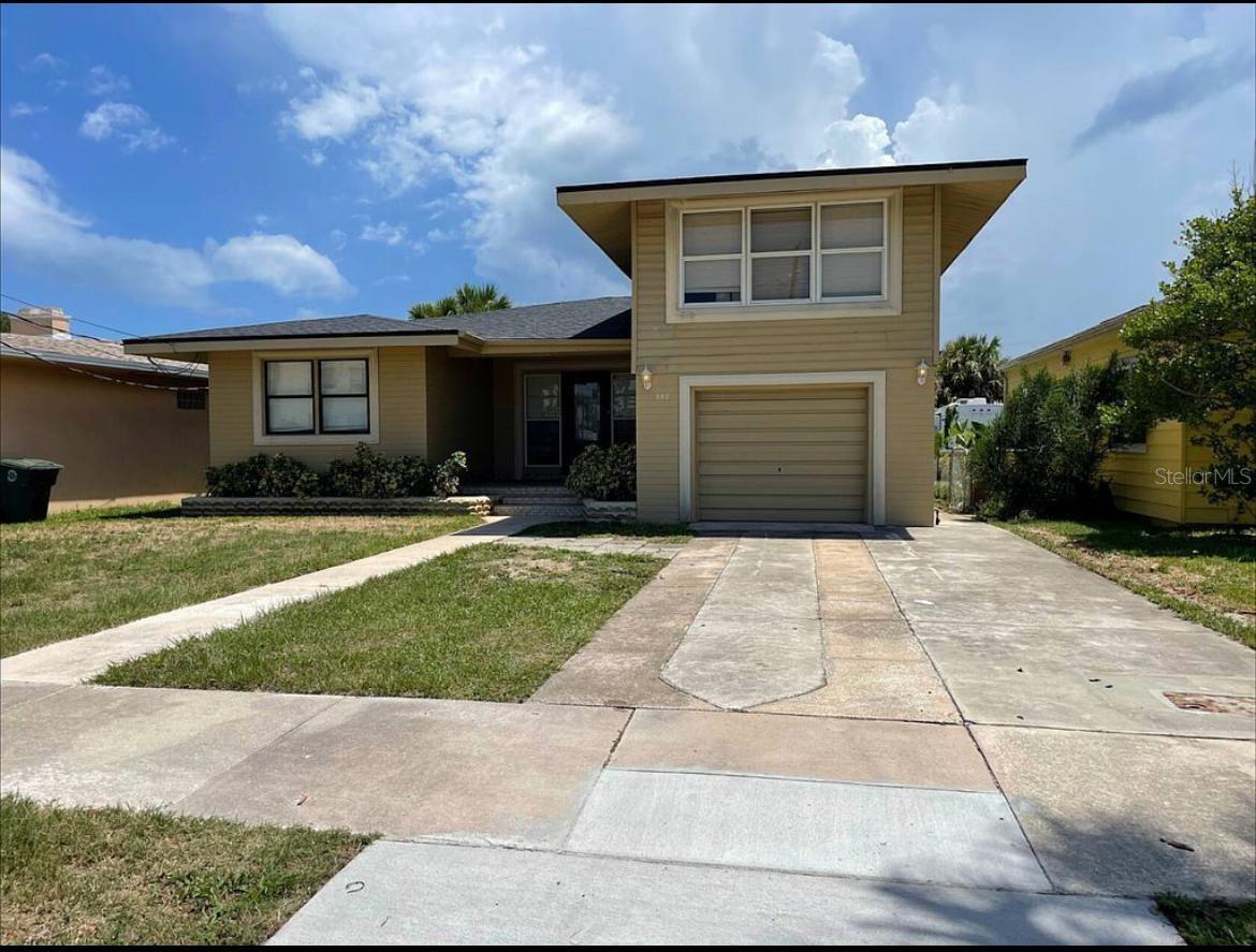 582 REVILO BLVD Property Photo 1
