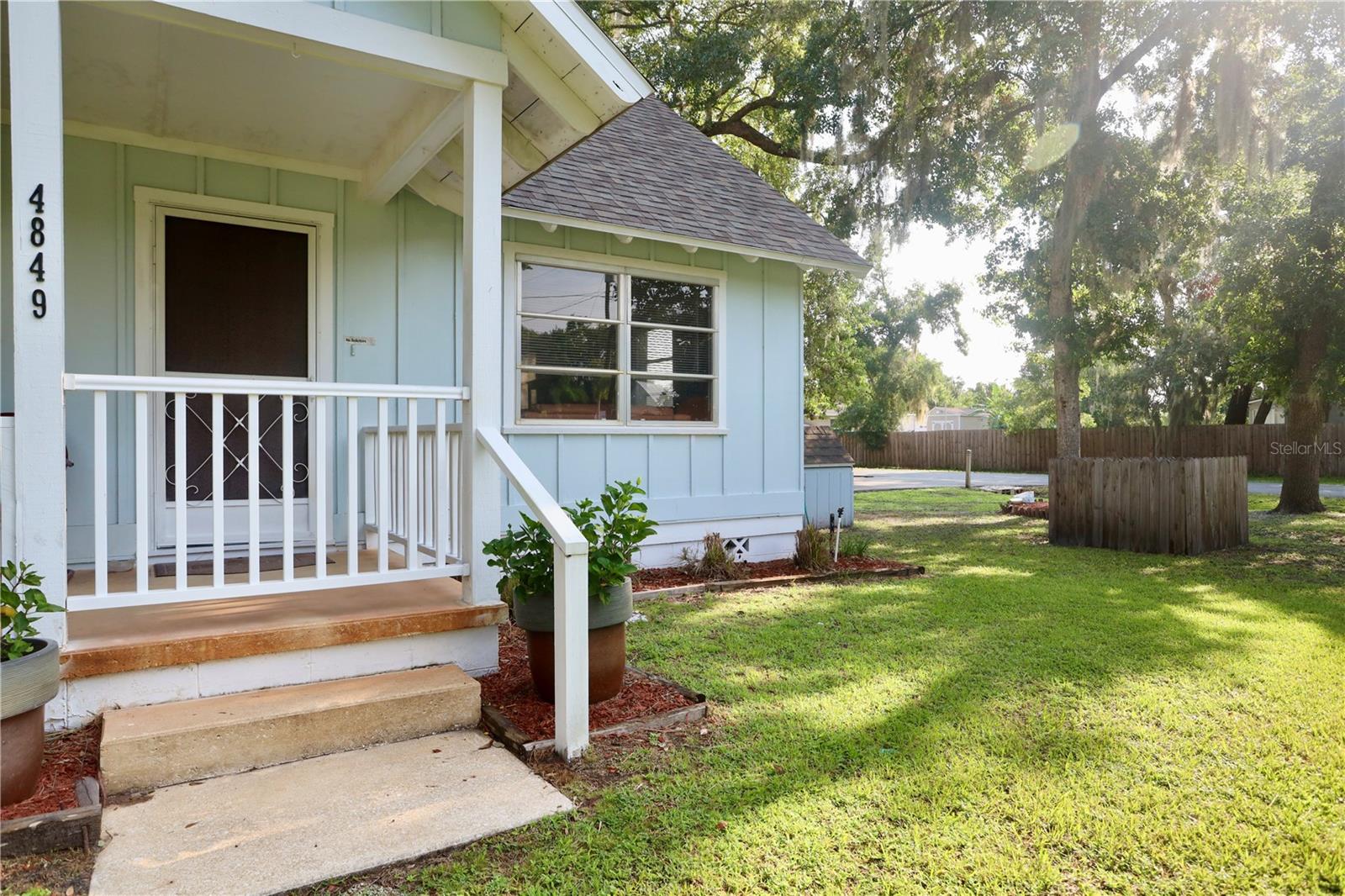 4849 Meadow Dr Property Photo 3