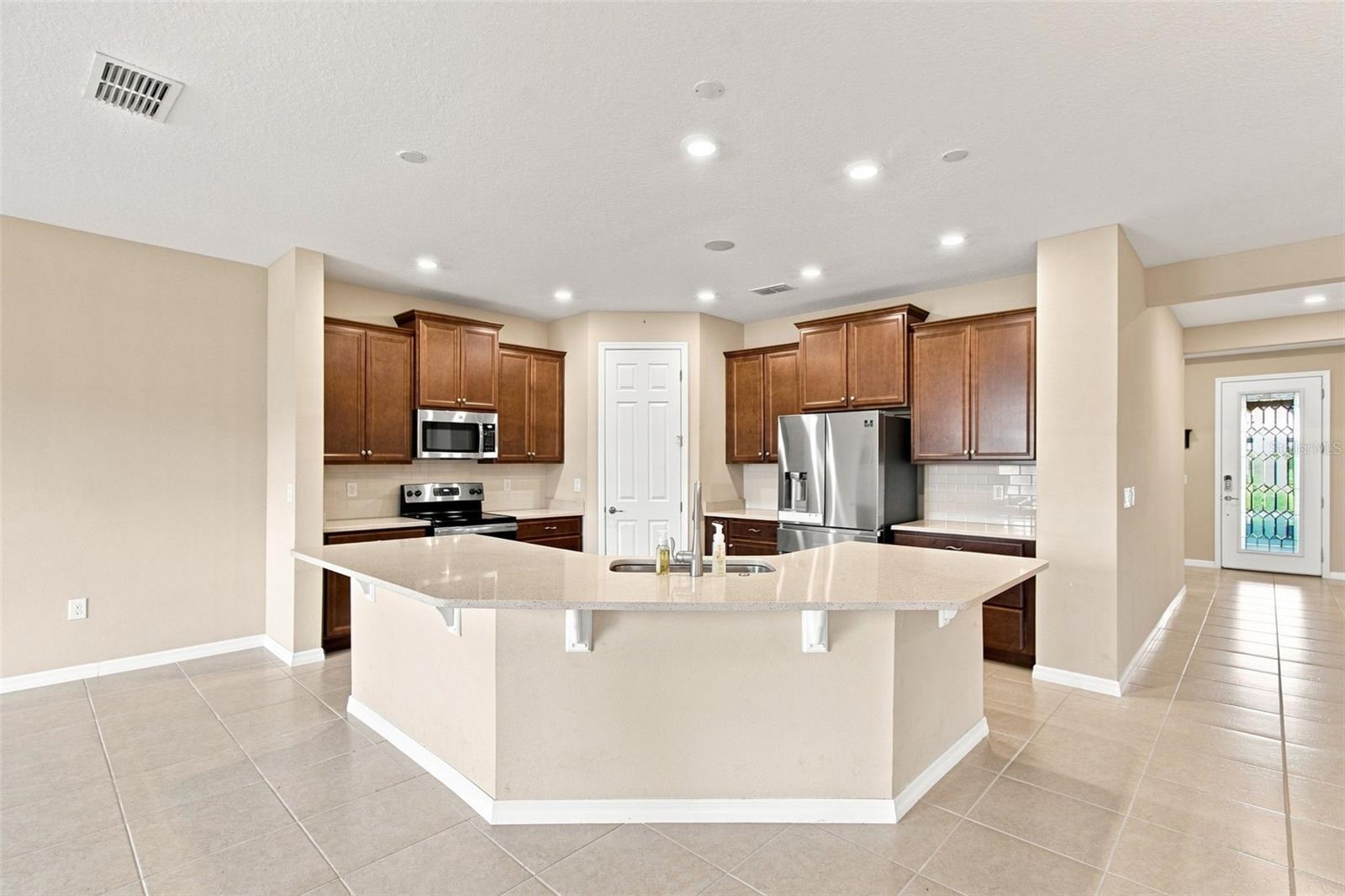 163 Olympus Way Property Photo 14
