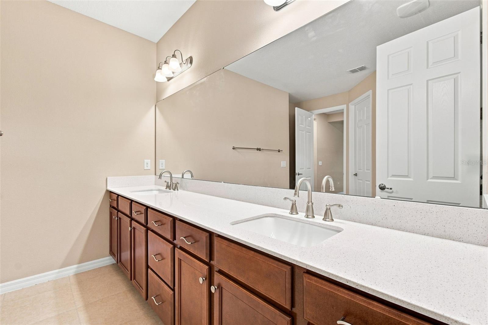 163 Olympus Way Property Photo 24