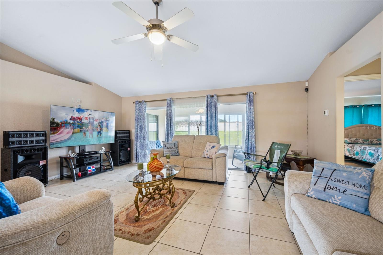 140 Morning Glory Cir Property Photo 3
