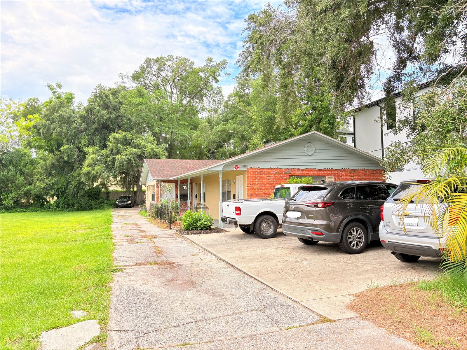1106 E South St #2 Property Photo 13