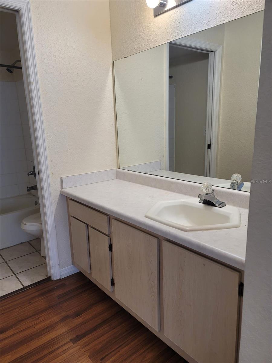 14049 Fairway Island Dr #123 Property Photo 14