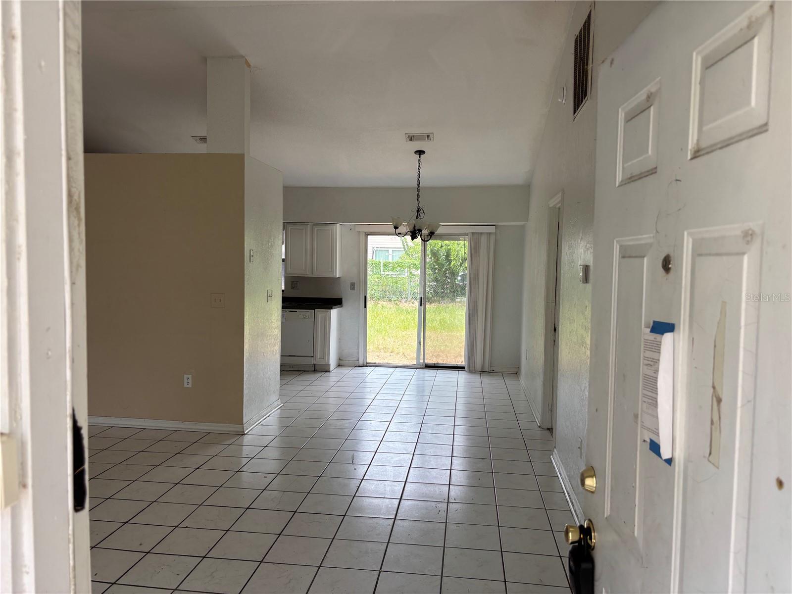 833 Oglethorpe Ct Property Photo 4